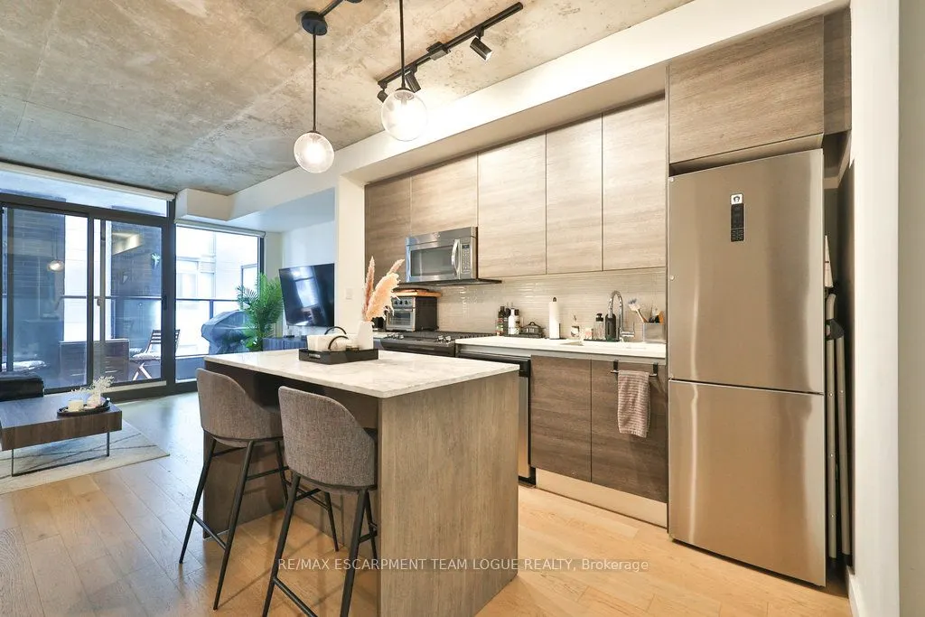 111 Bathurst Street, #416