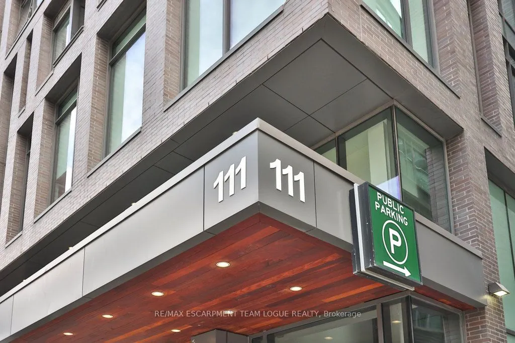 111 Bathurst Street, #416