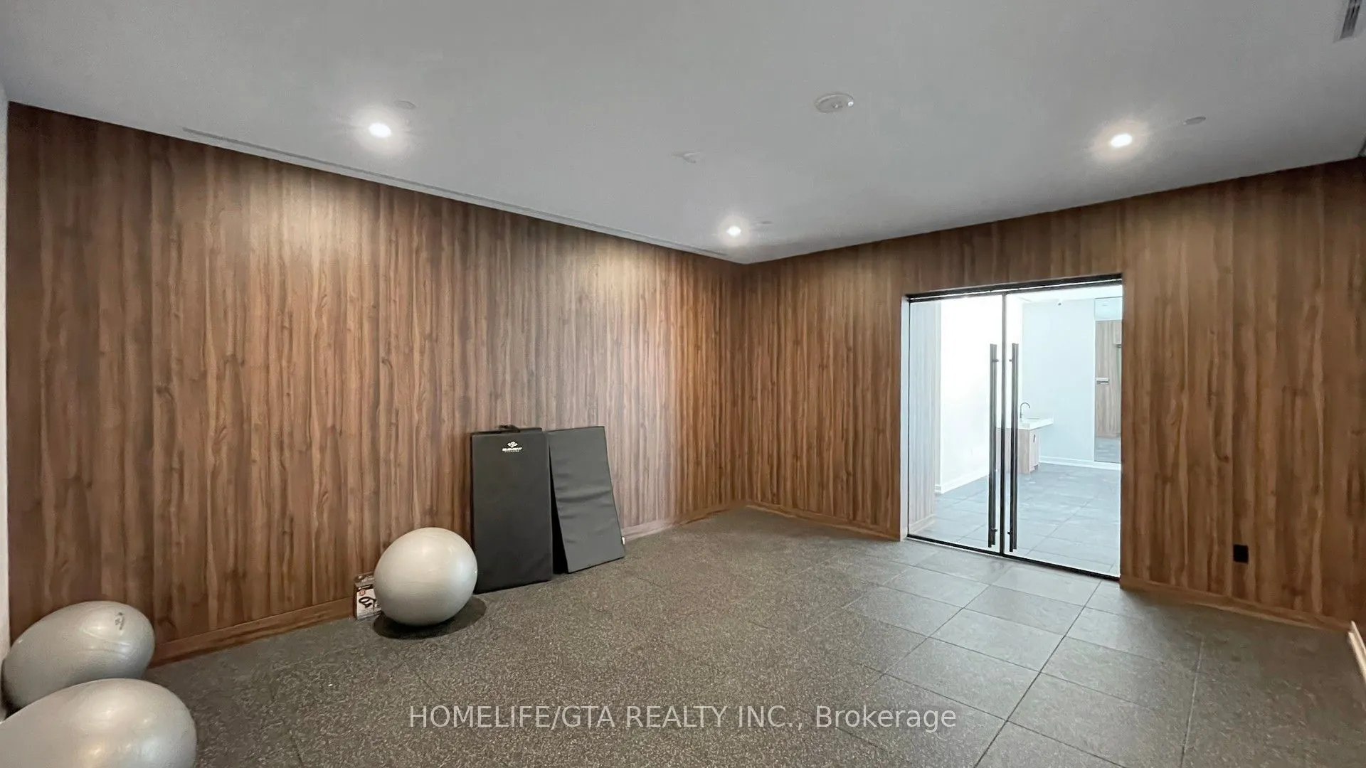 1 Kyle Lowry Road, #426