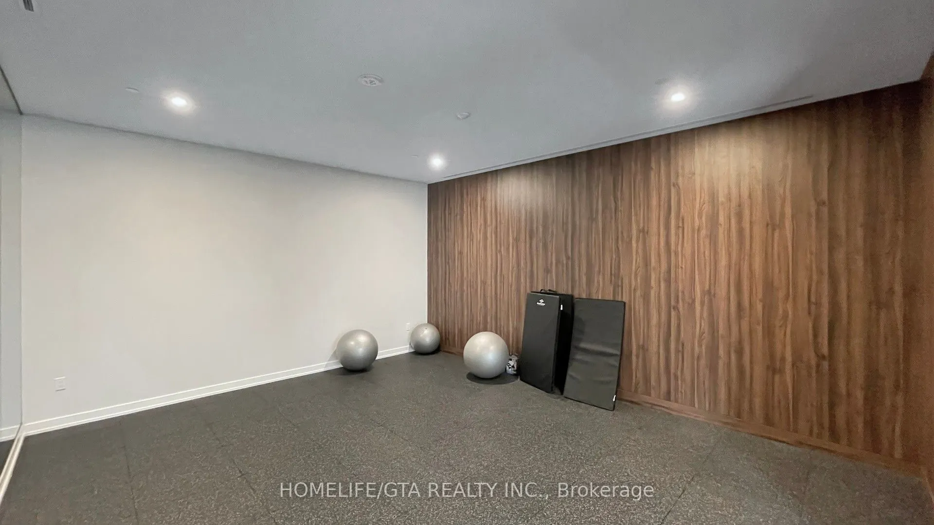 1 Kyle Lowry Road, #426