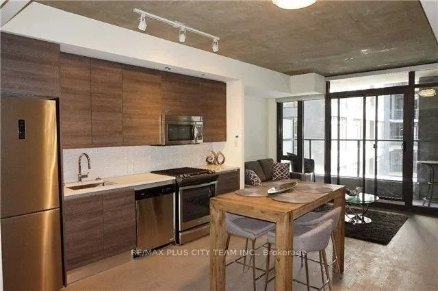 111 Bathurst Street, #519