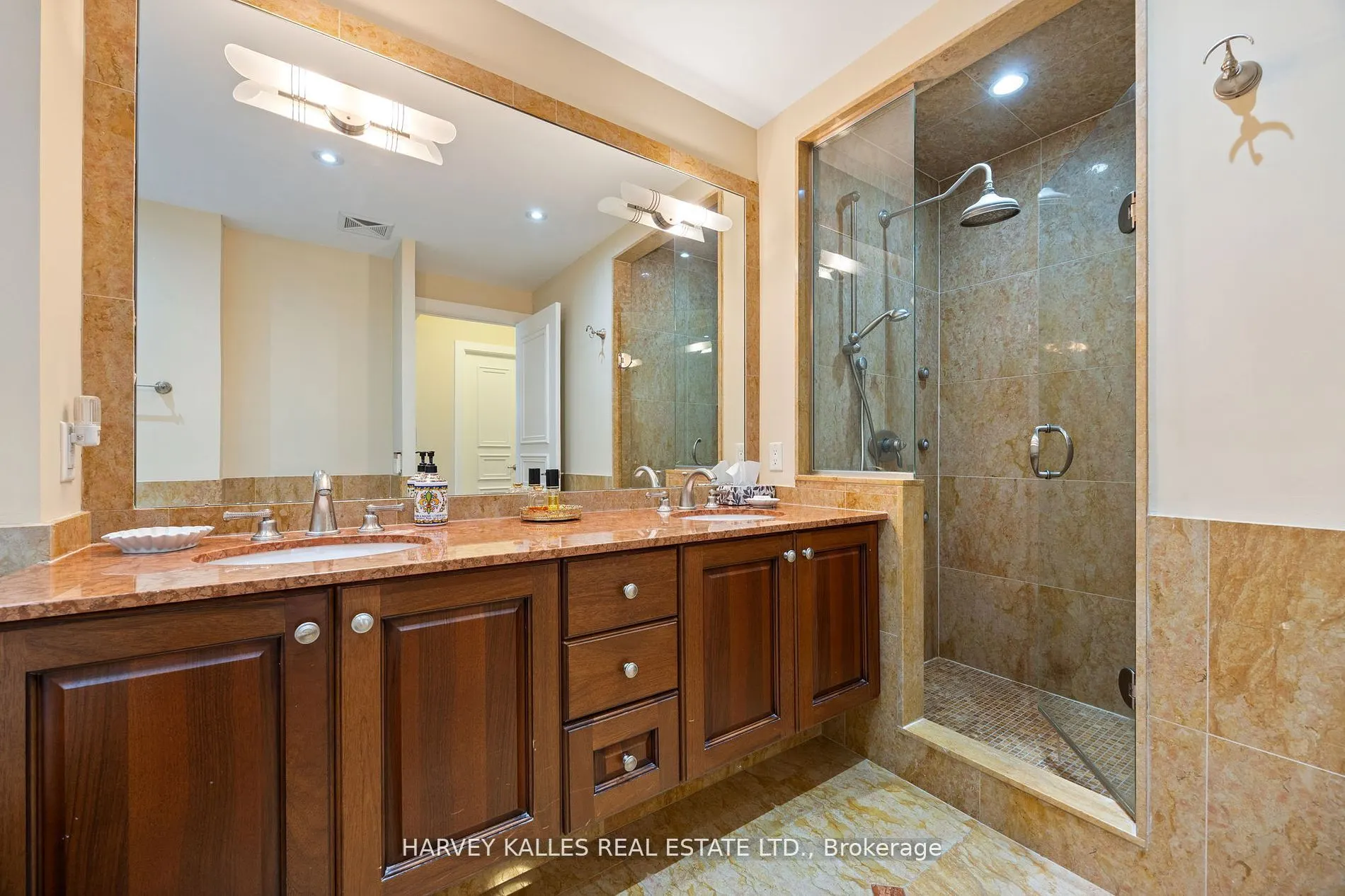 660 Sheppard Avenue E, #1602B