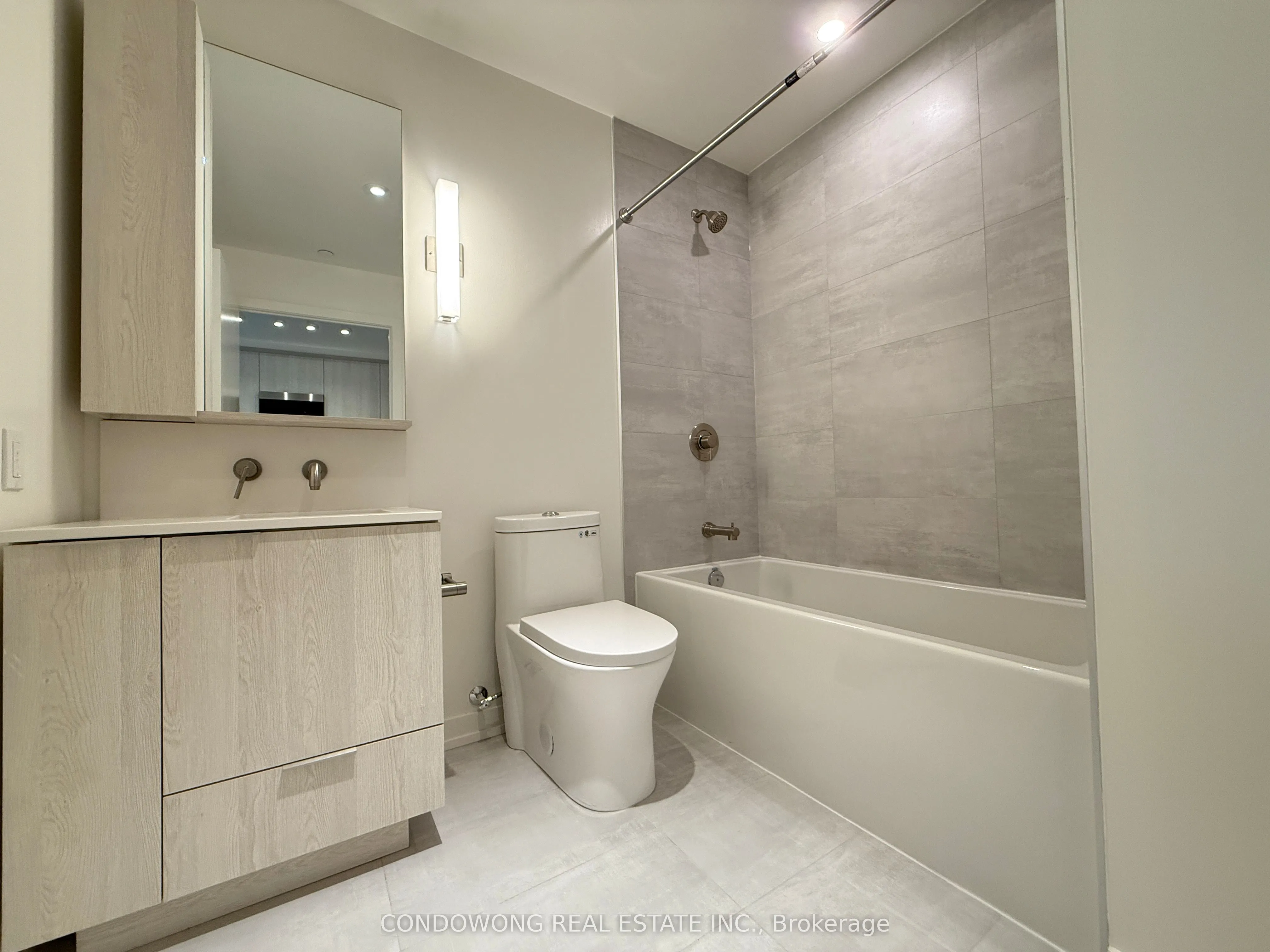 120 Broadway Avenue, #1207