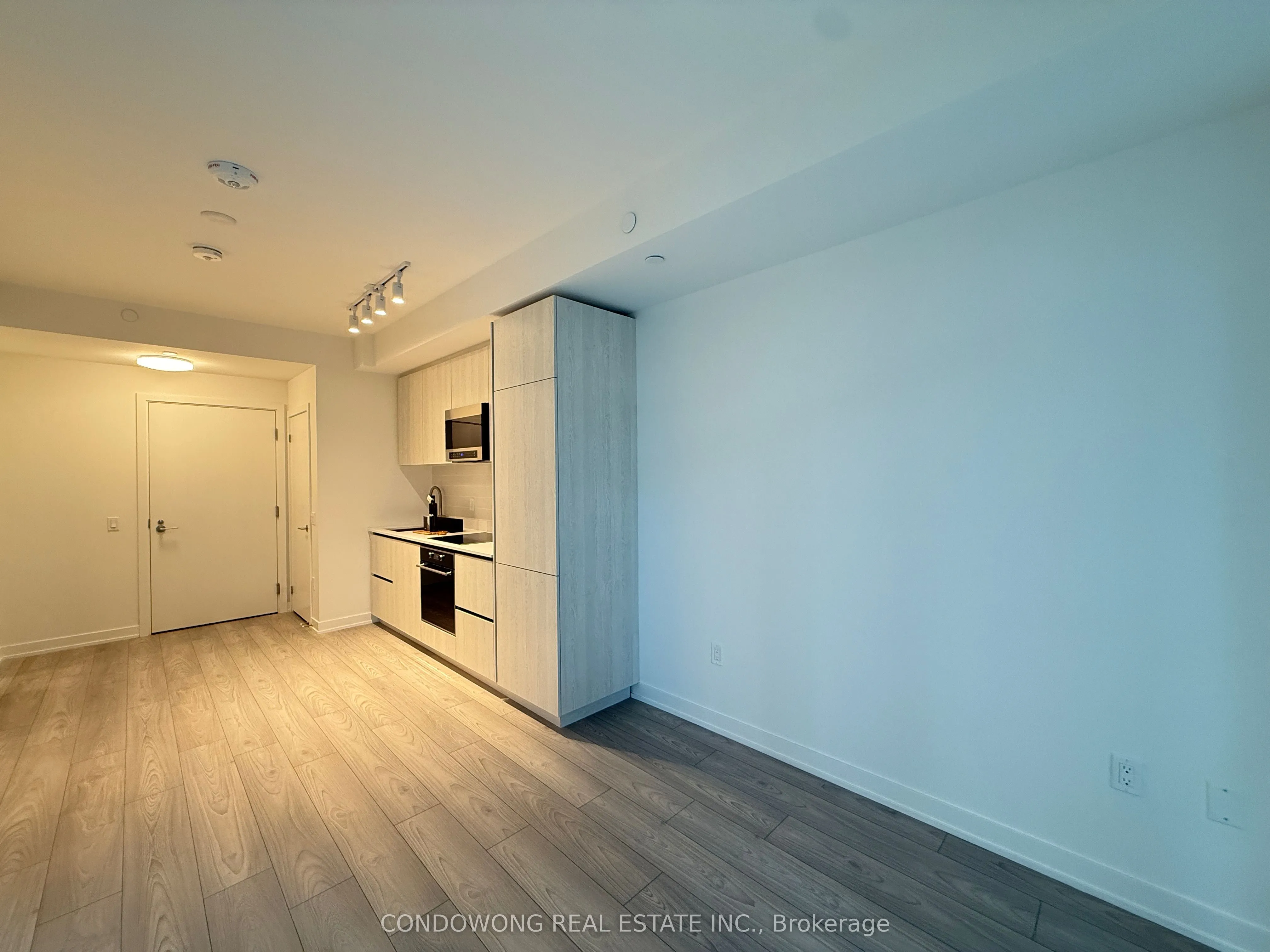 120 Broadway Avenue, #1207