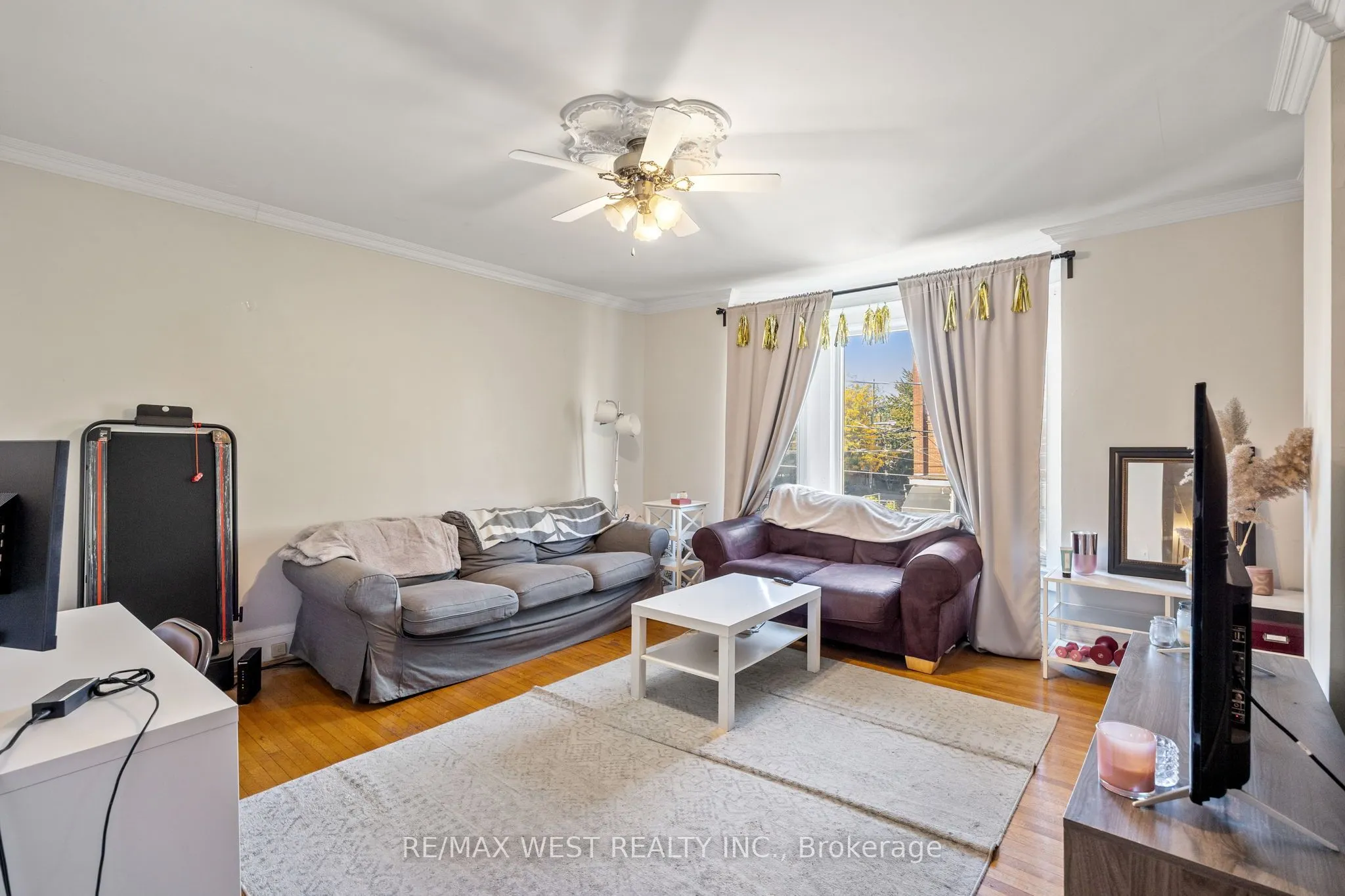 935 Bathurst Street