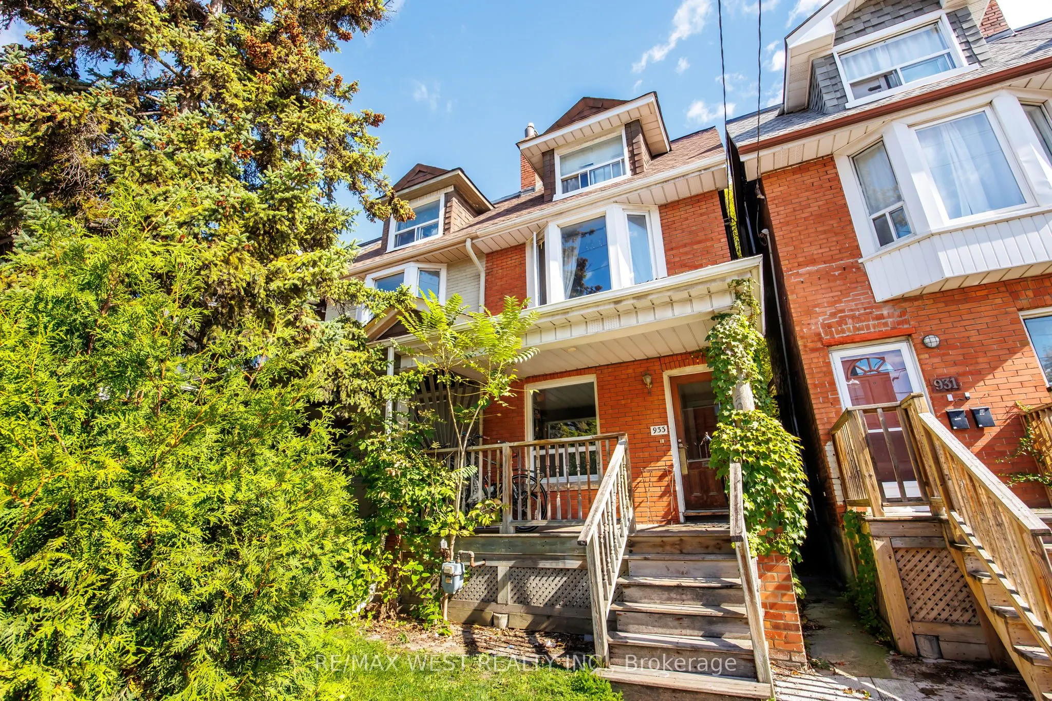 935 Bathurst Street