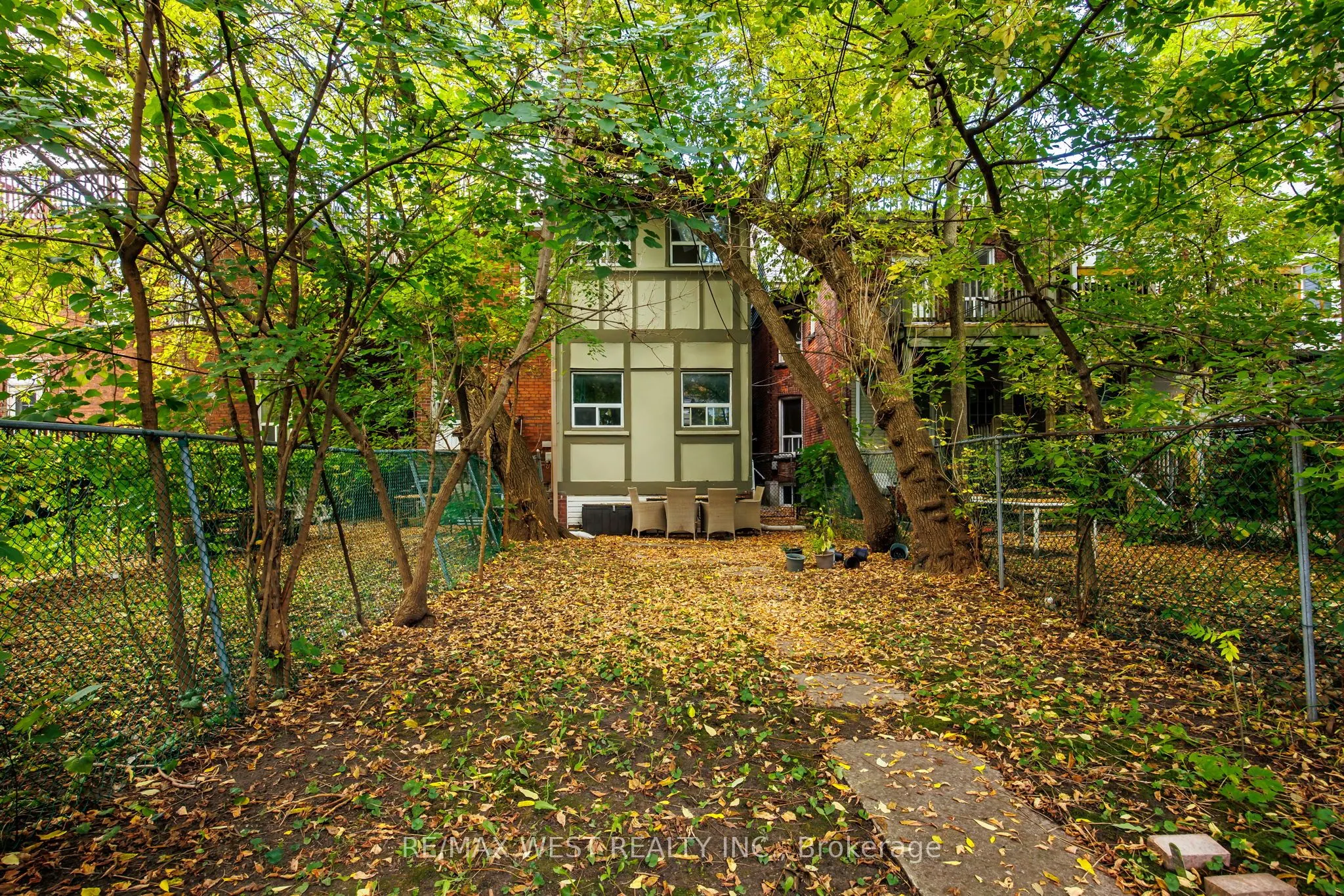 935 Bathurst Street