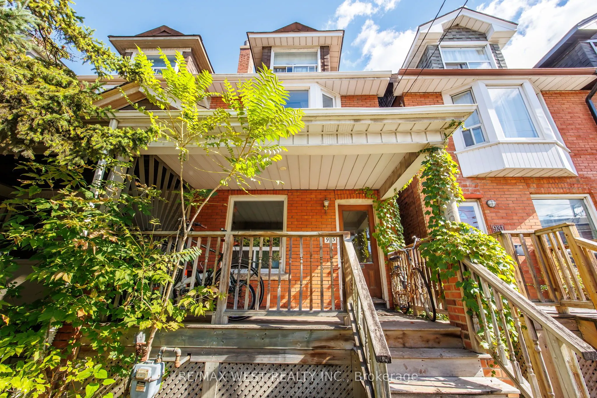 935 Bathurst Street