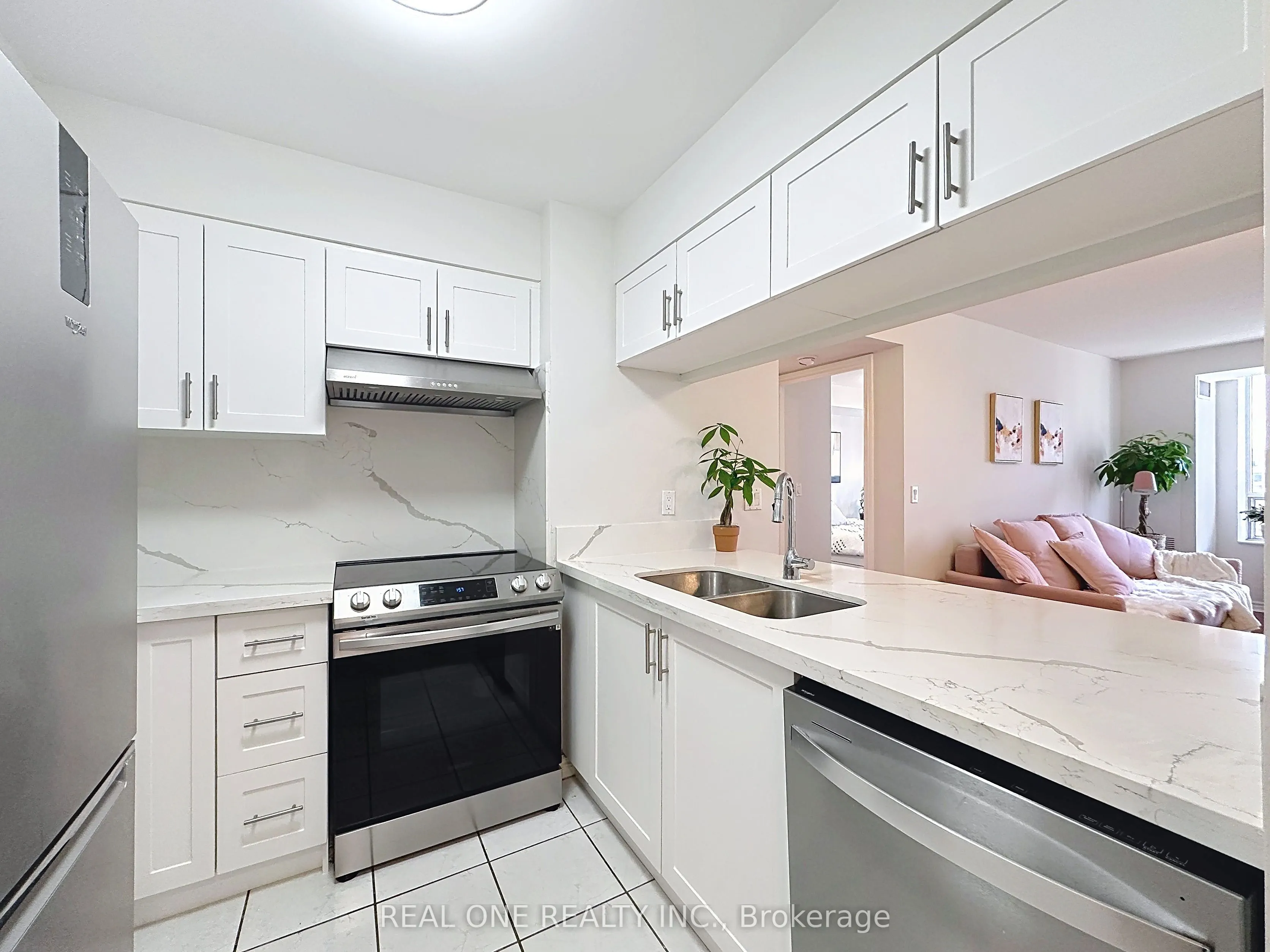 18 Sommerset Way, #1708