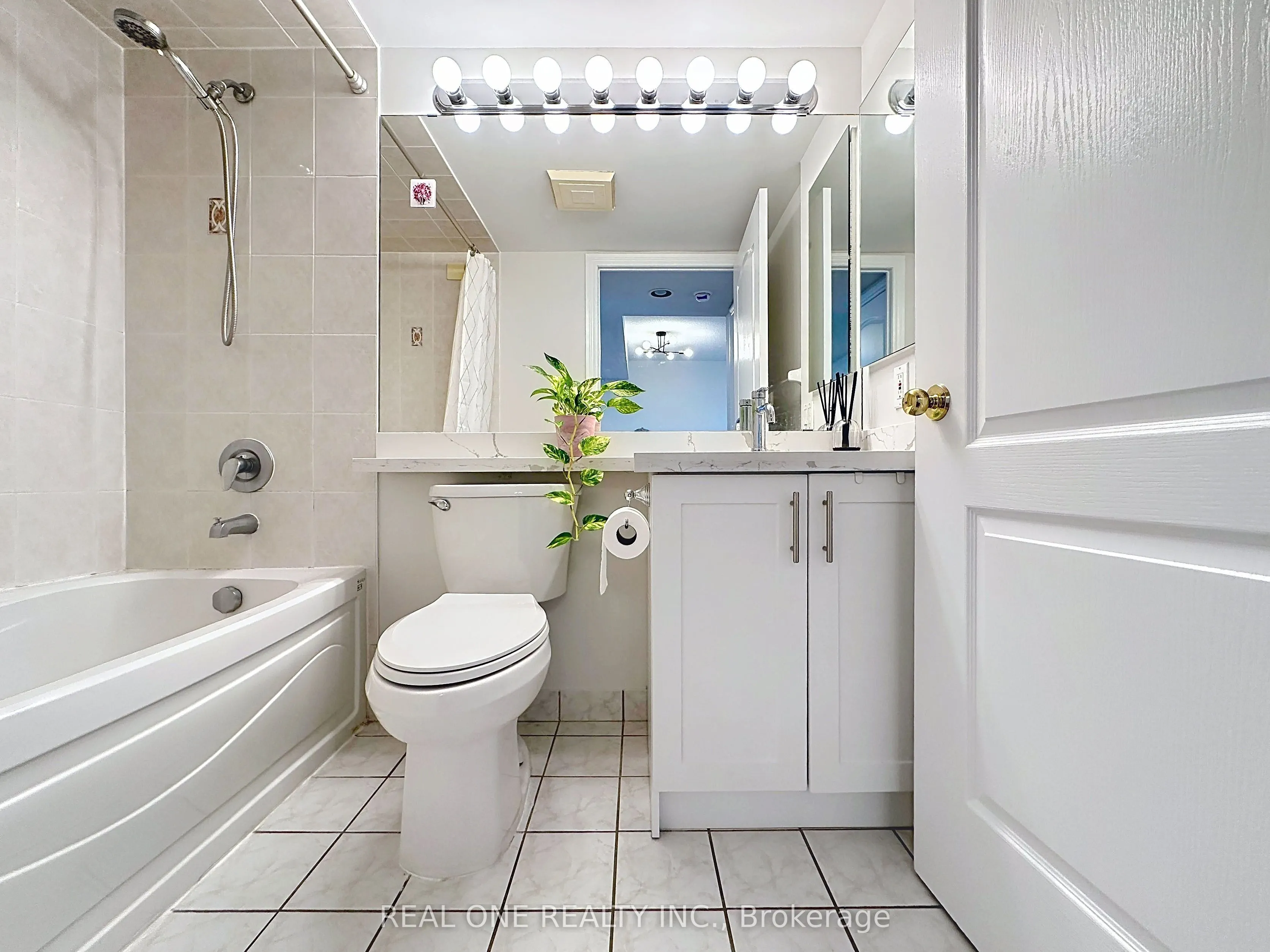 18 Sommerset Way, #1708