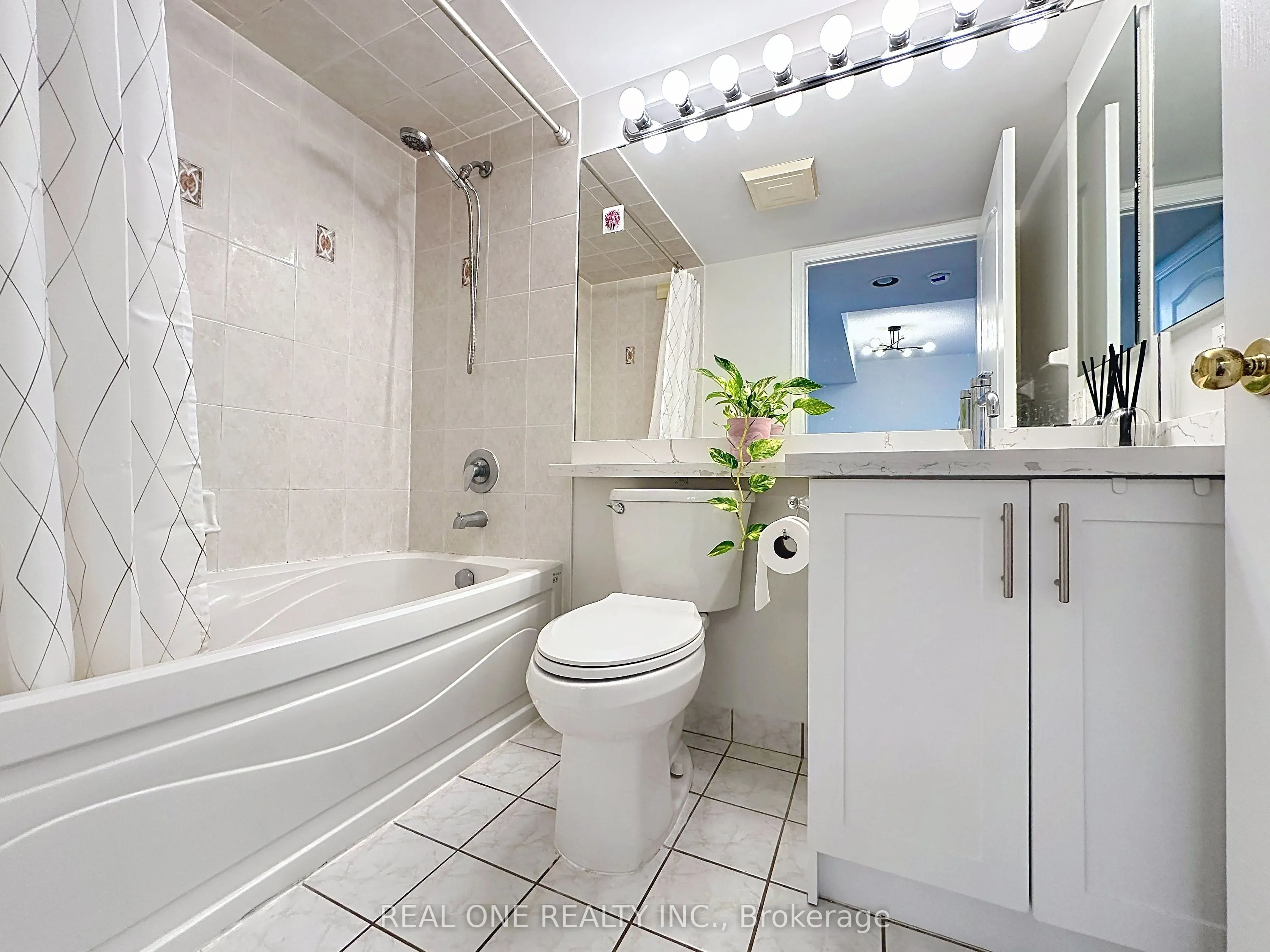 18 Sommerset Way, #1708