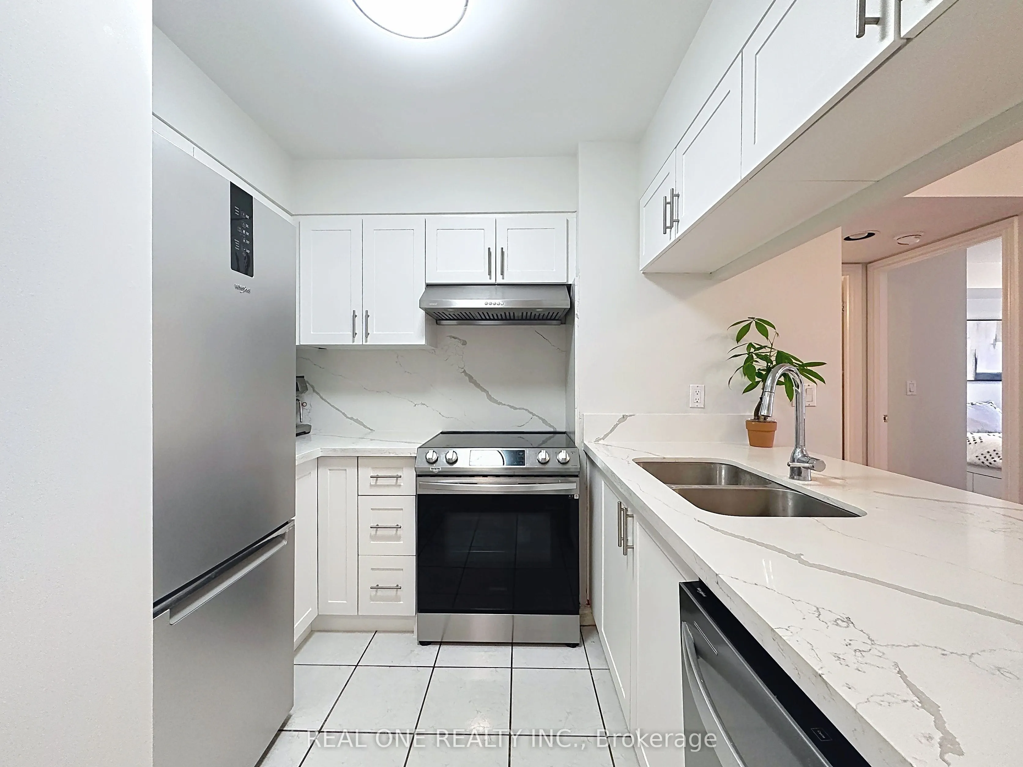 18 Sommerset Way, #1708