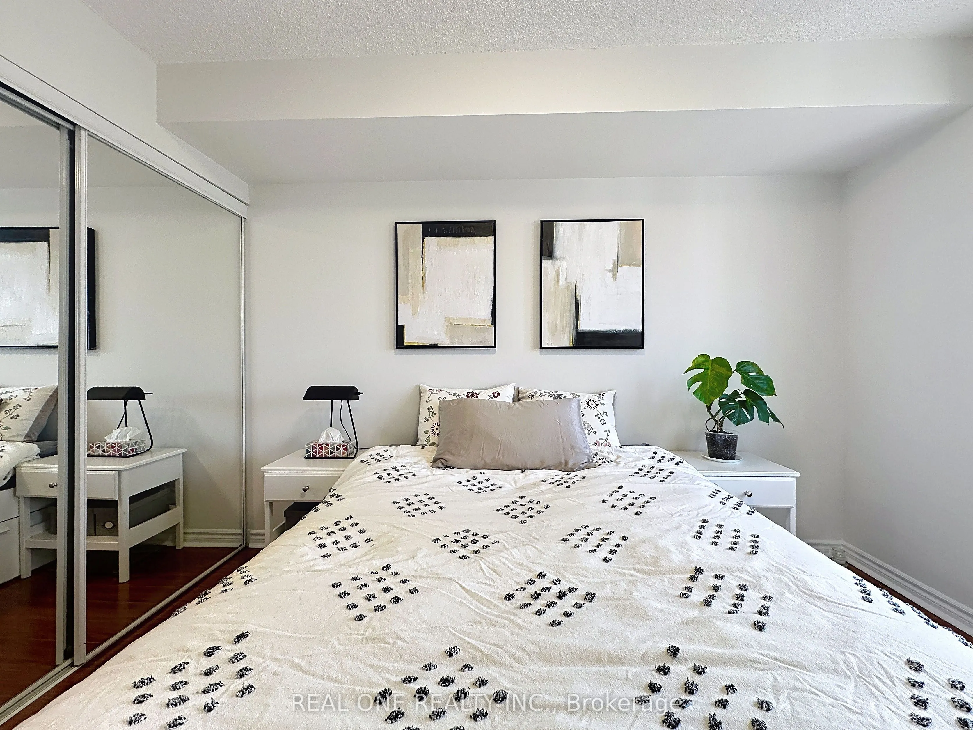 18 Sommerset Way, #1708