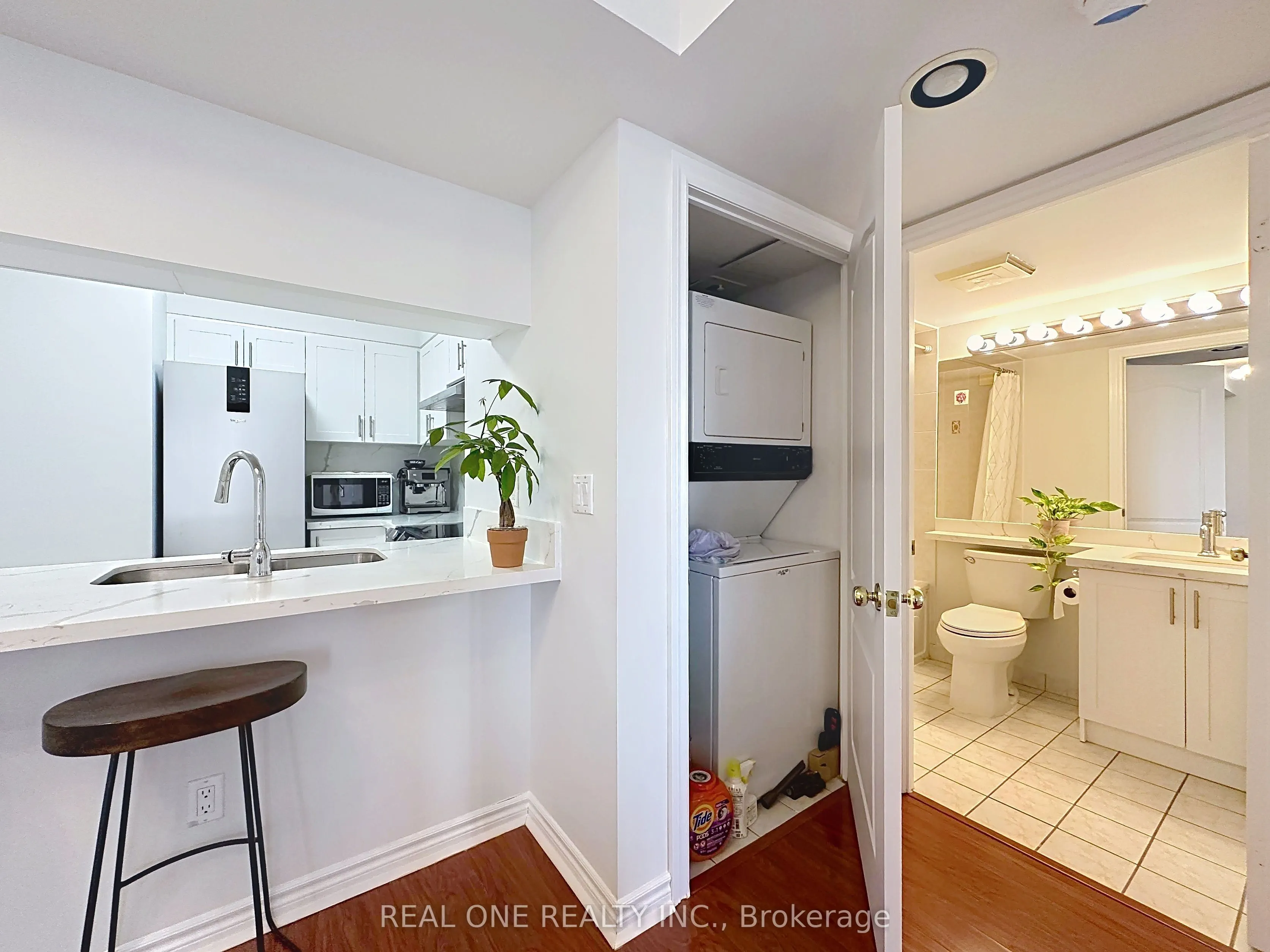 18 Sommerset Way, #1708