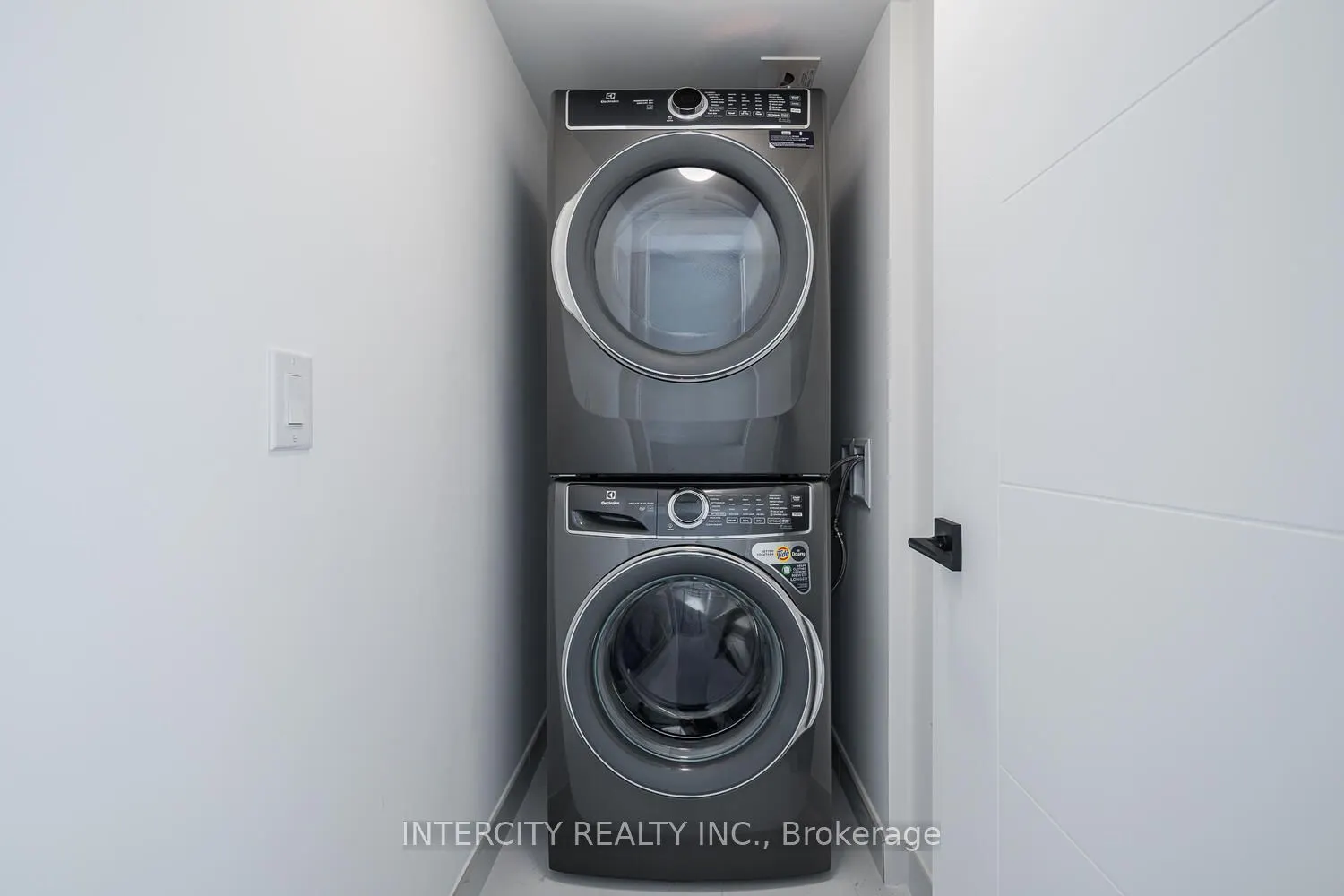 851 Sheppard Avenue W, #1