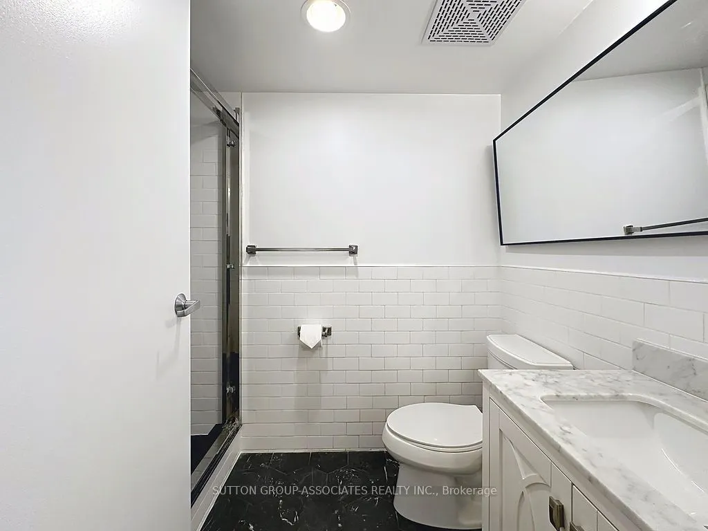 388 Richmond Street W, #419