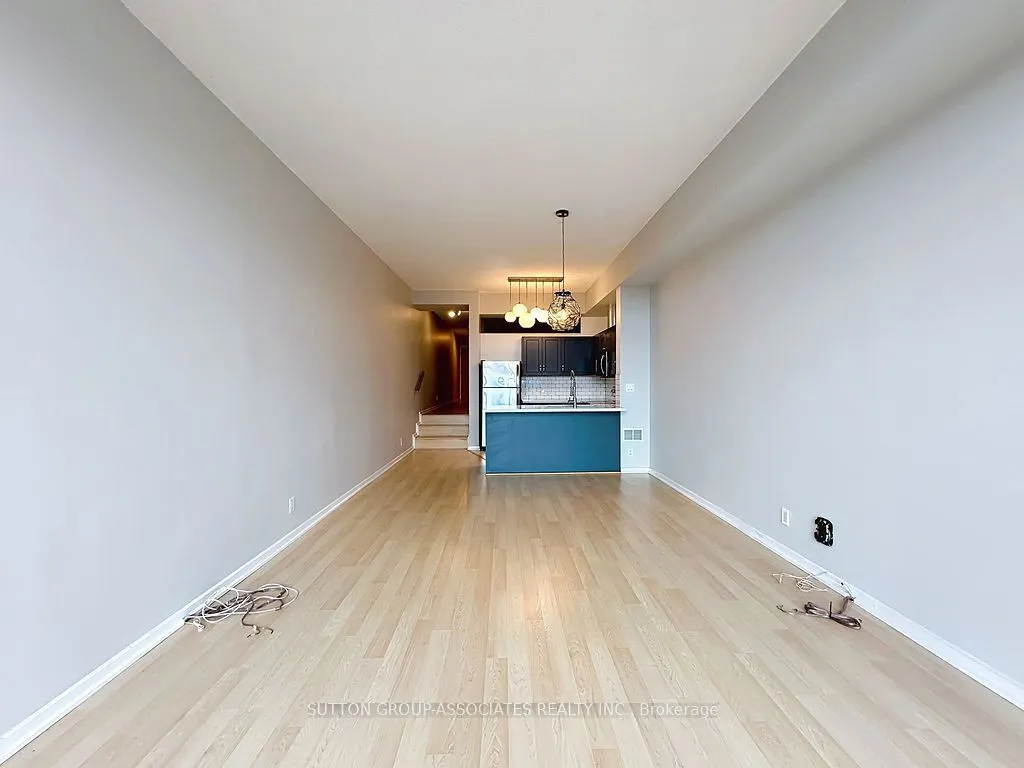 388 Richmond Street W, #419