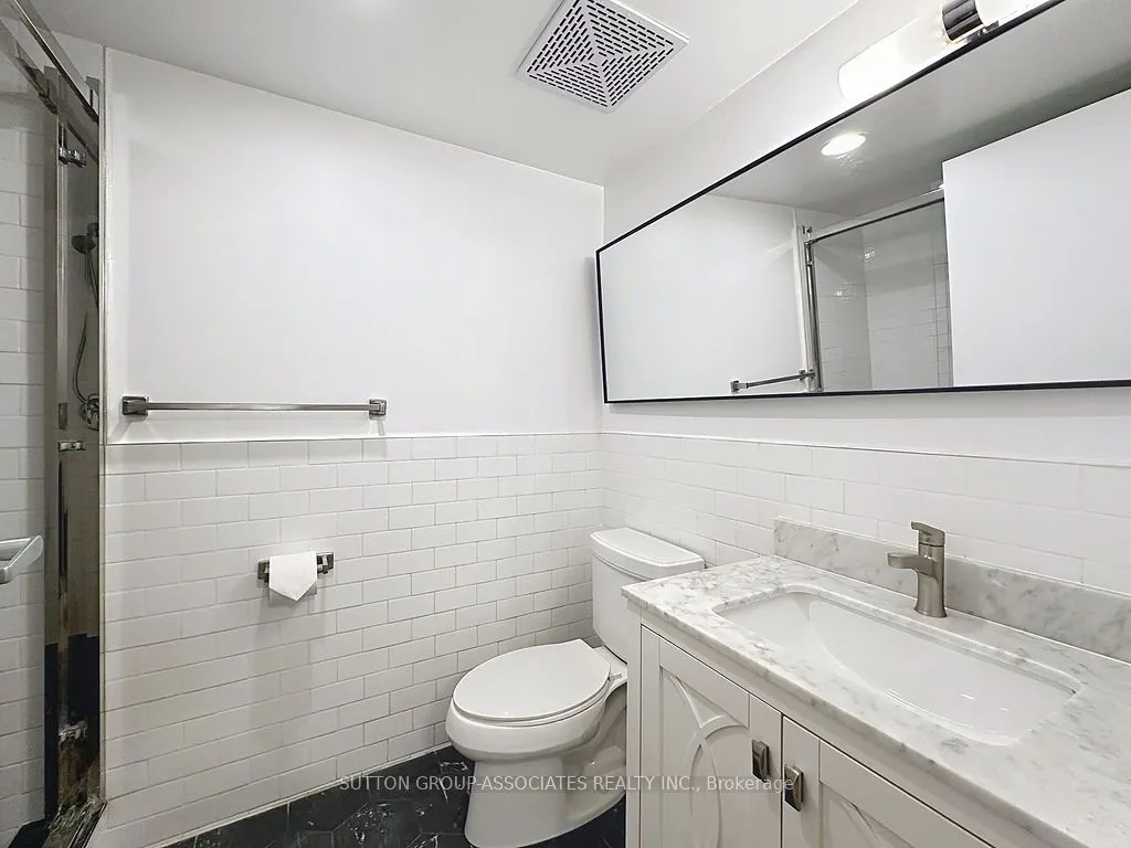 388 Richmond Street W, #419