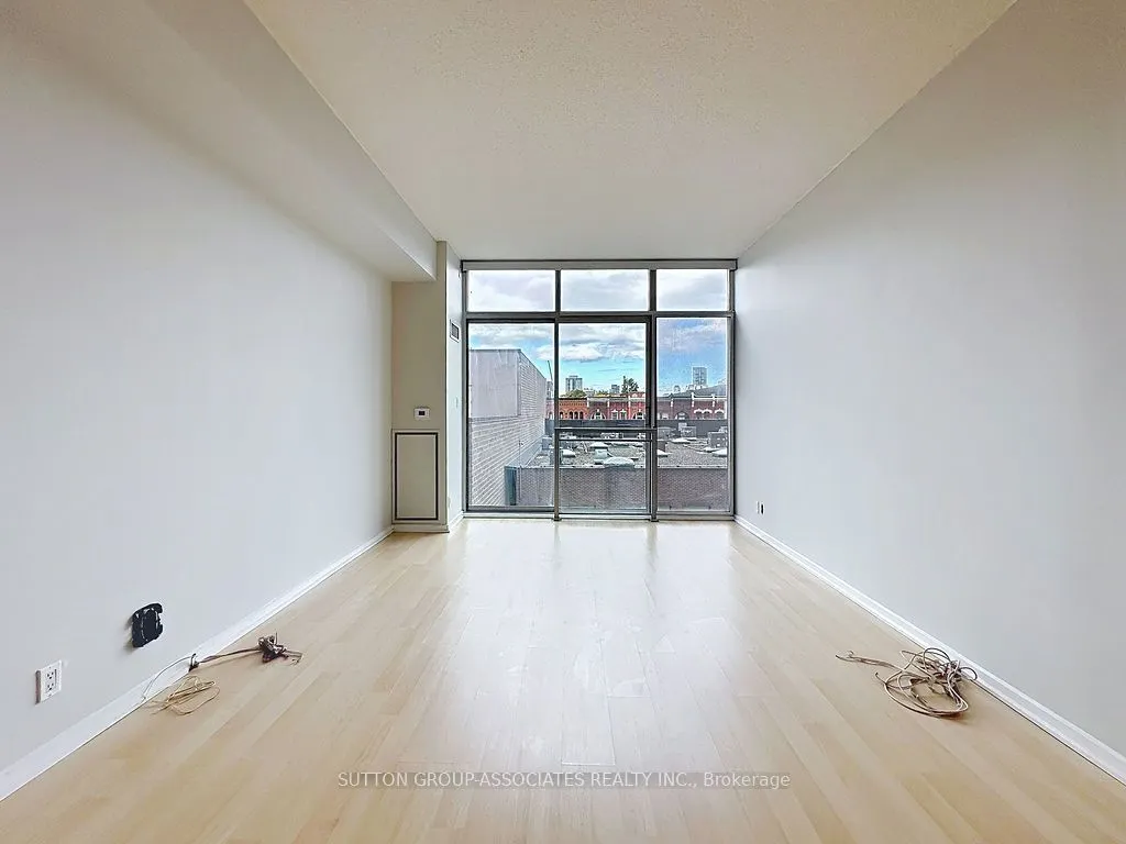 388 Richmond Street W, #419