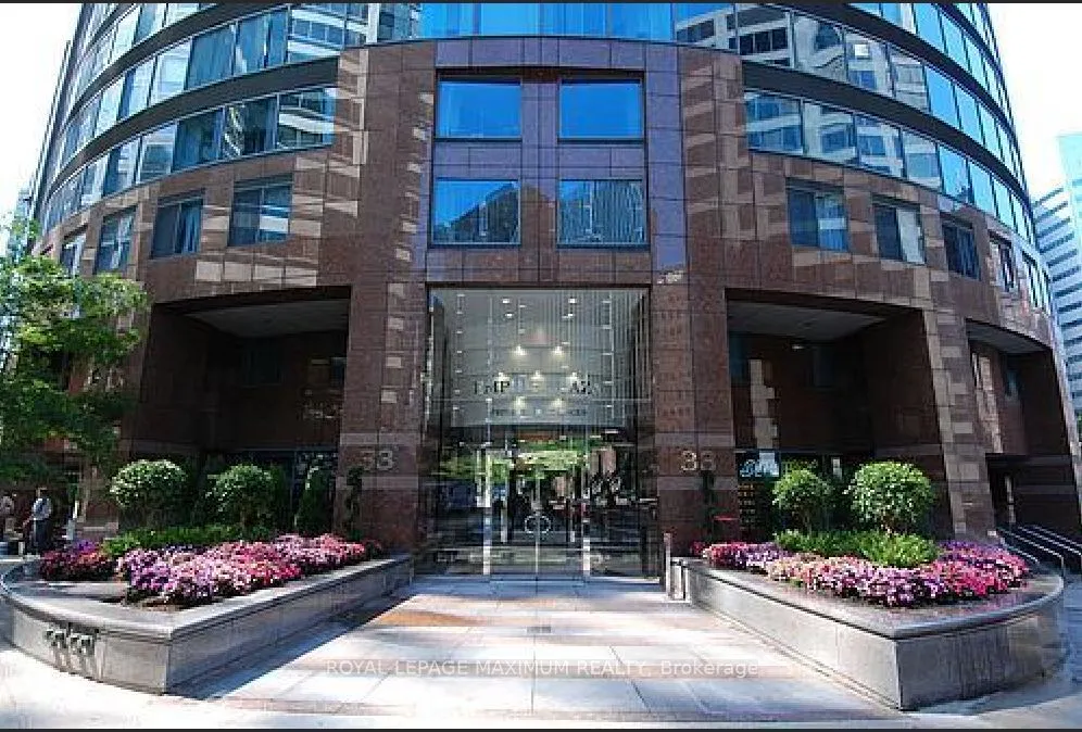 33 University Avenue, #204