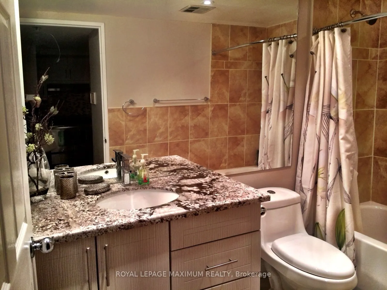 33 University Avenue, #204