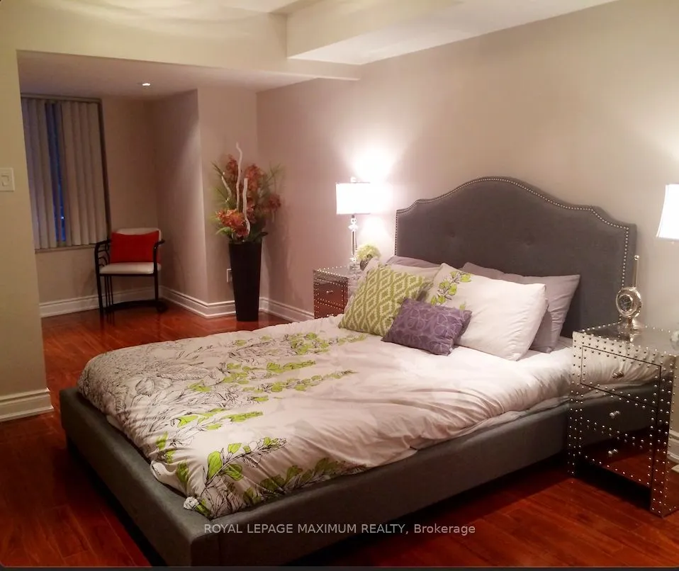 33 University Avenue, #204