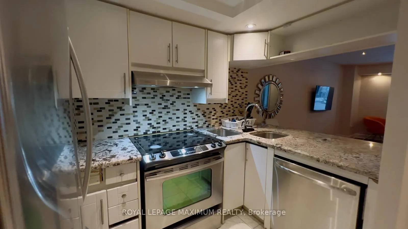 33 University Avenue, #204