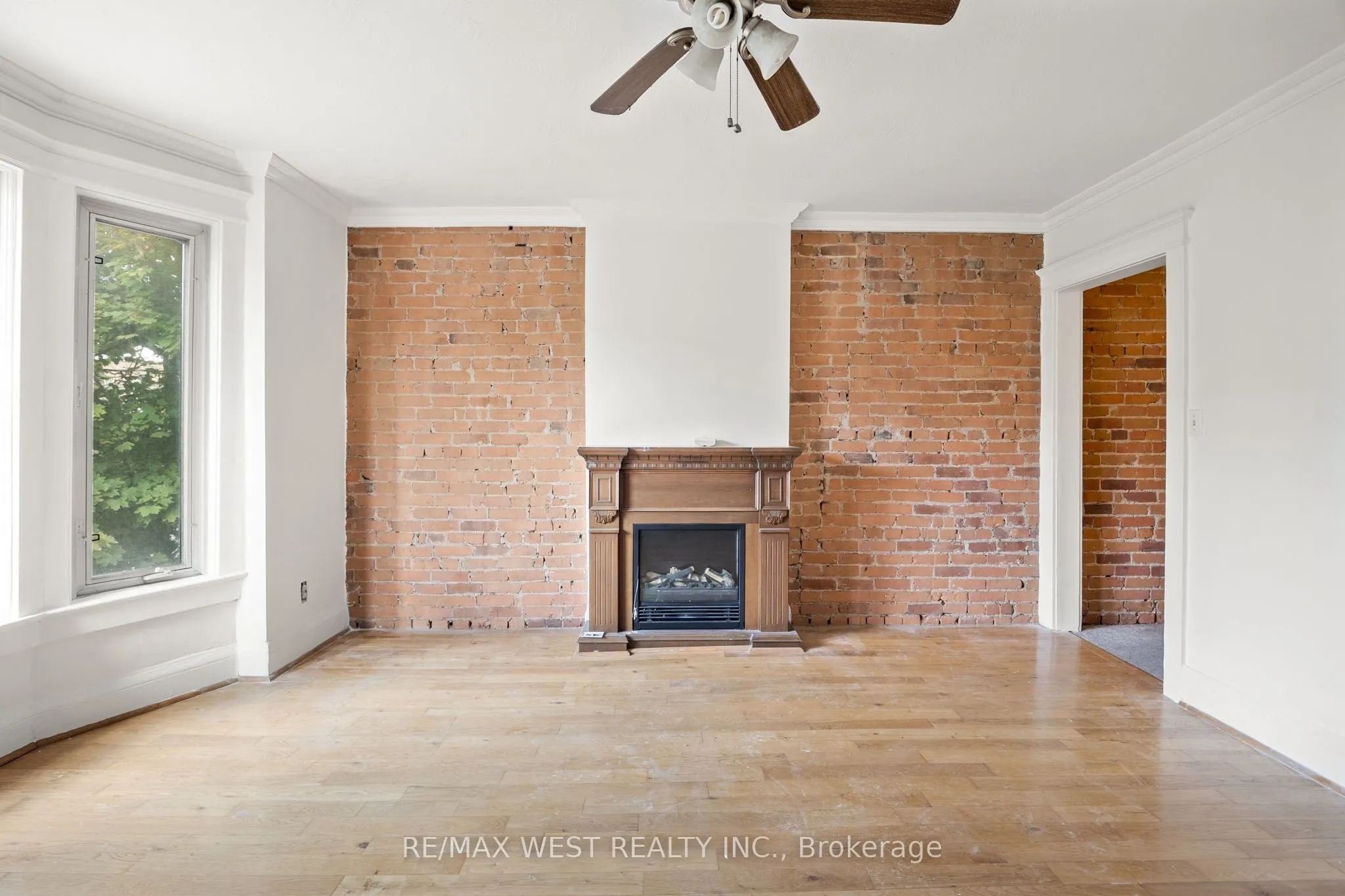 937 Bathurst Street
