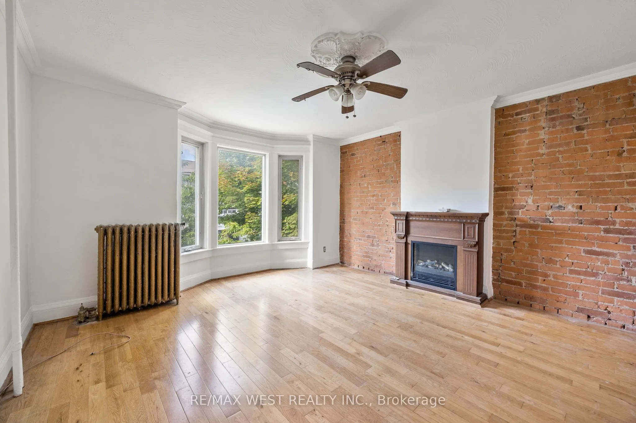 937 Bathurst Street