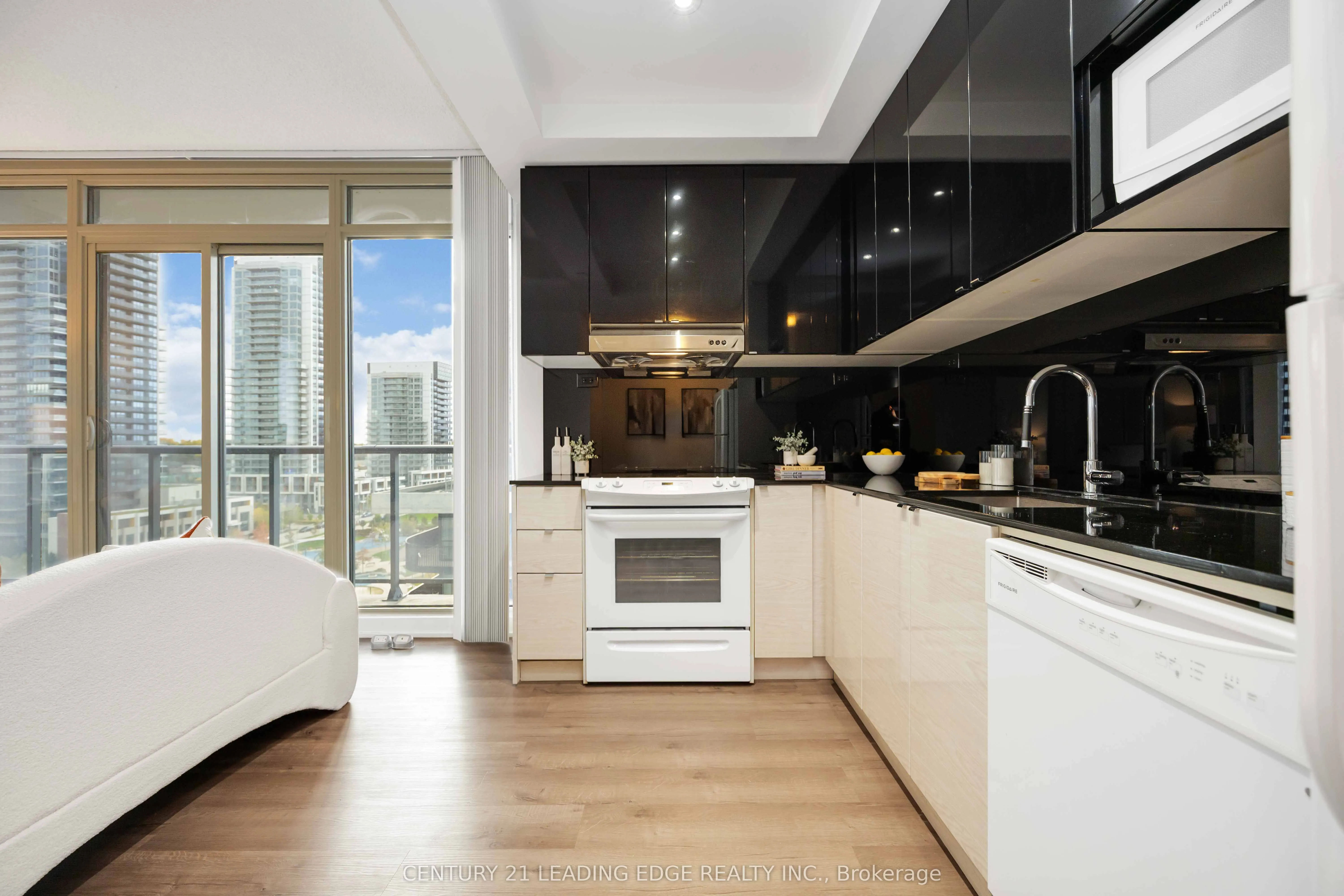 72 Esther Shiner Boulevard, #1106