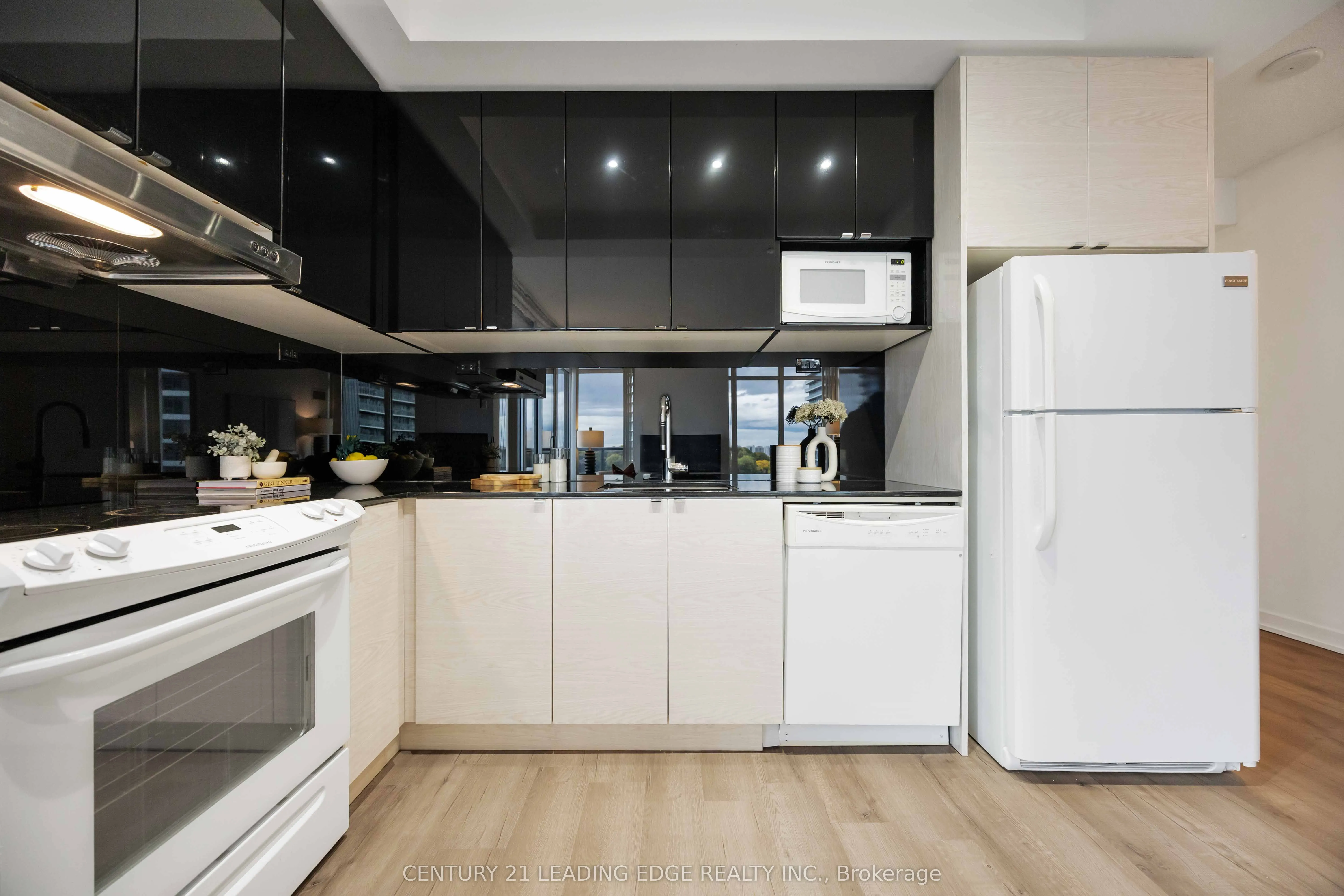 72 Esther Shiner Boulevard, #1106