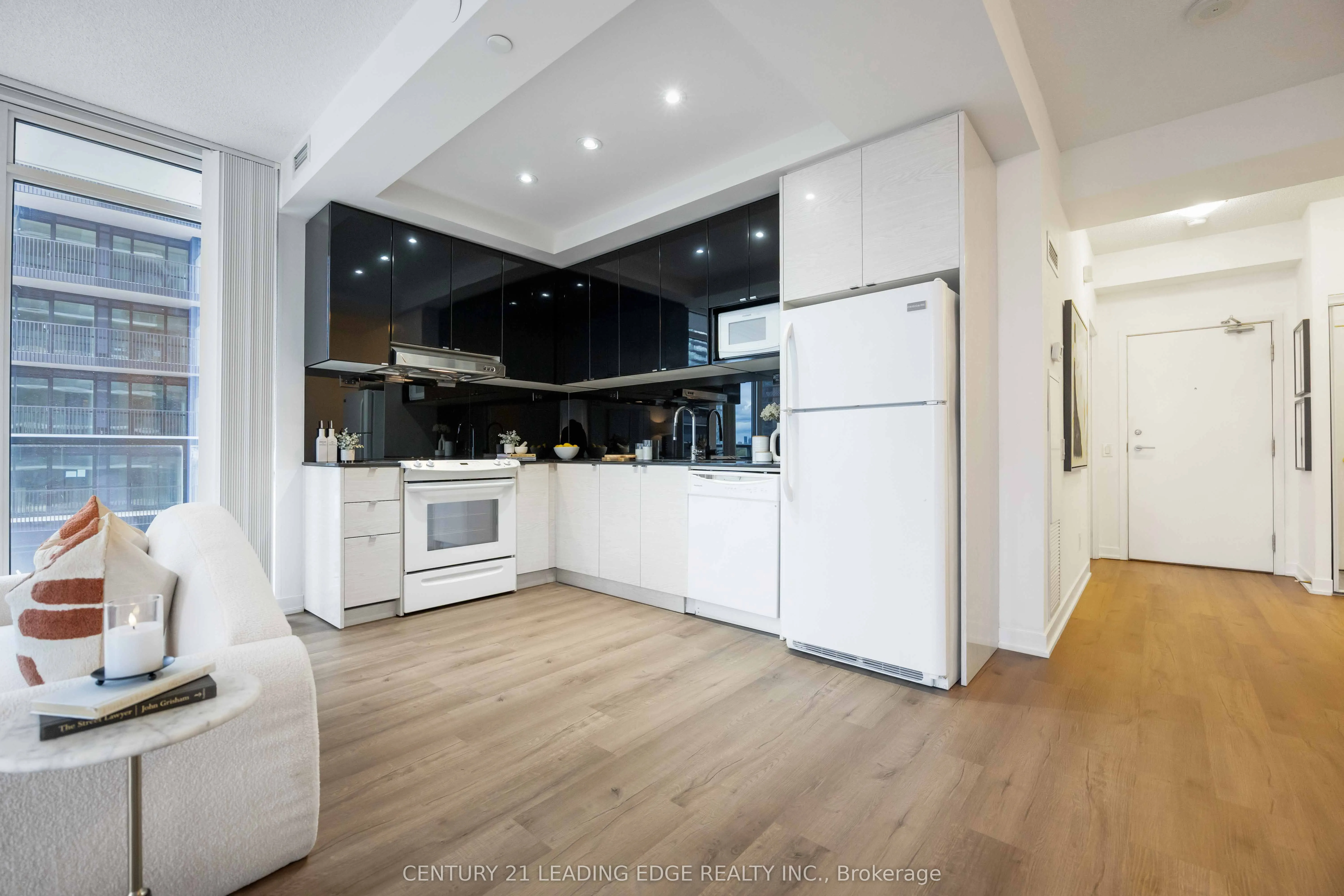 72 Esther Shiner Boulevard, #1106