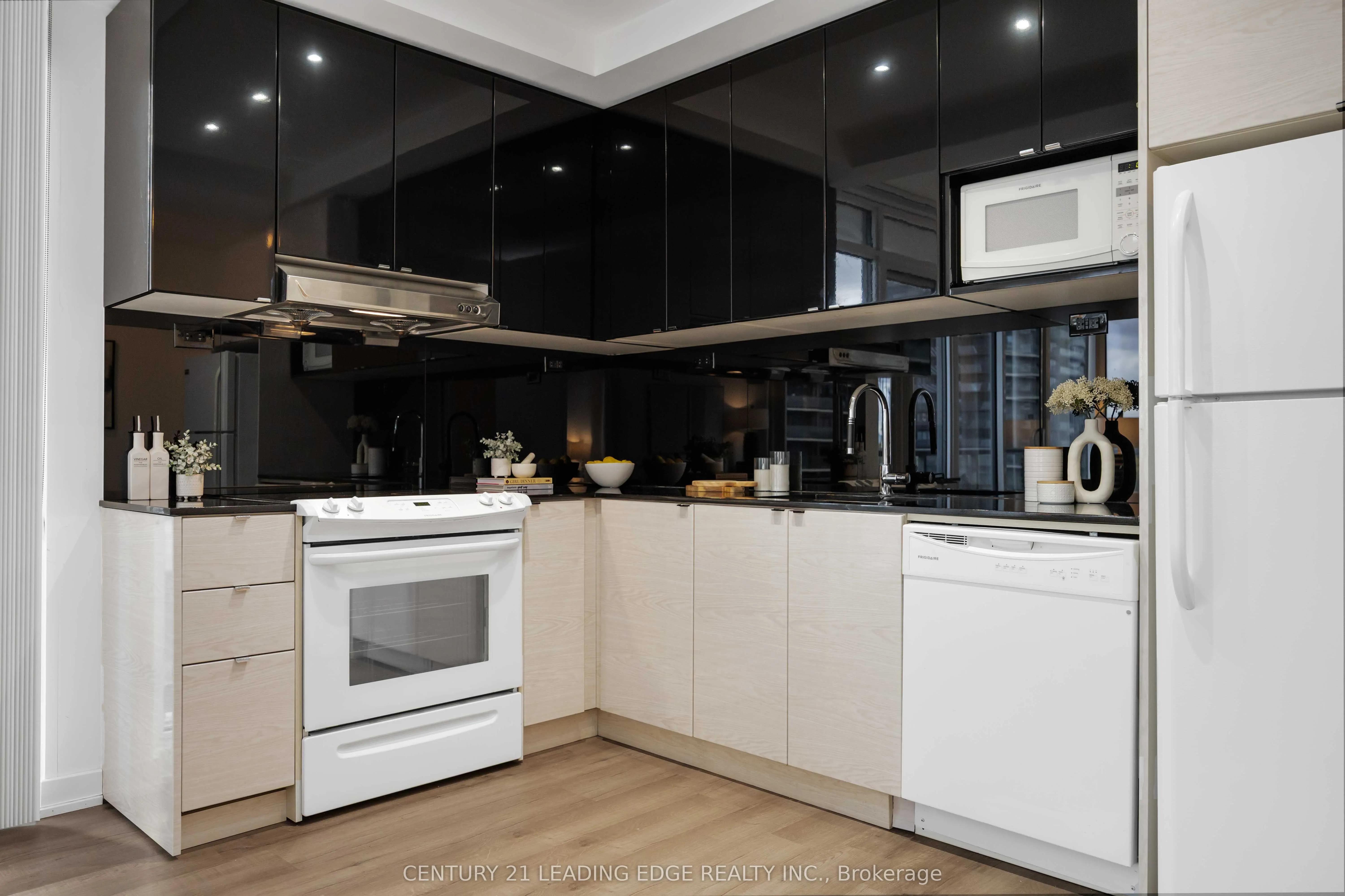 72 Esther Shiner Boulevard, #1106