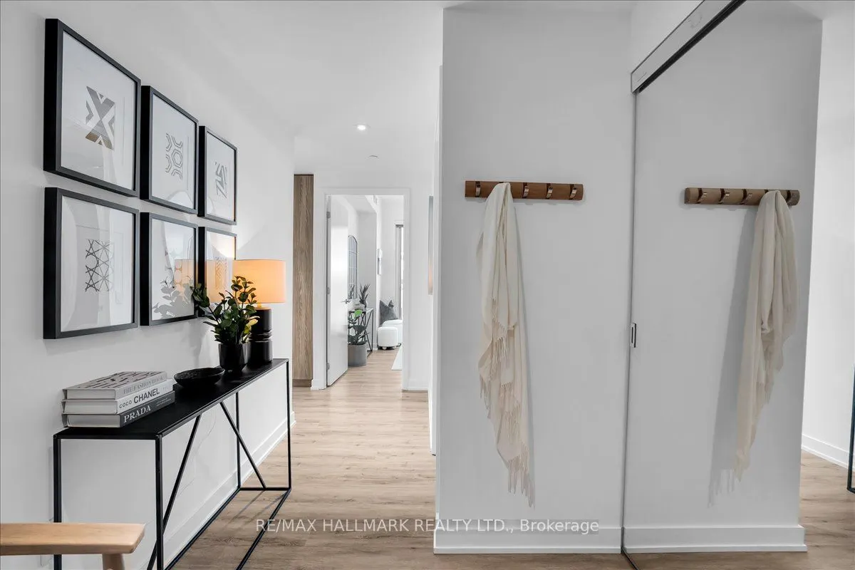 15 Queens Quay E, #311