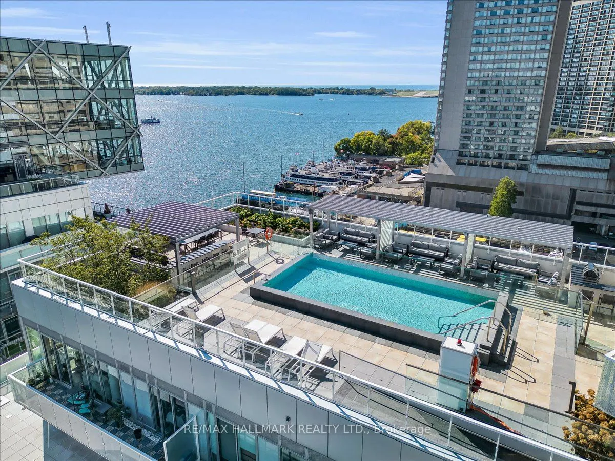 15 Queens Quay E, #311