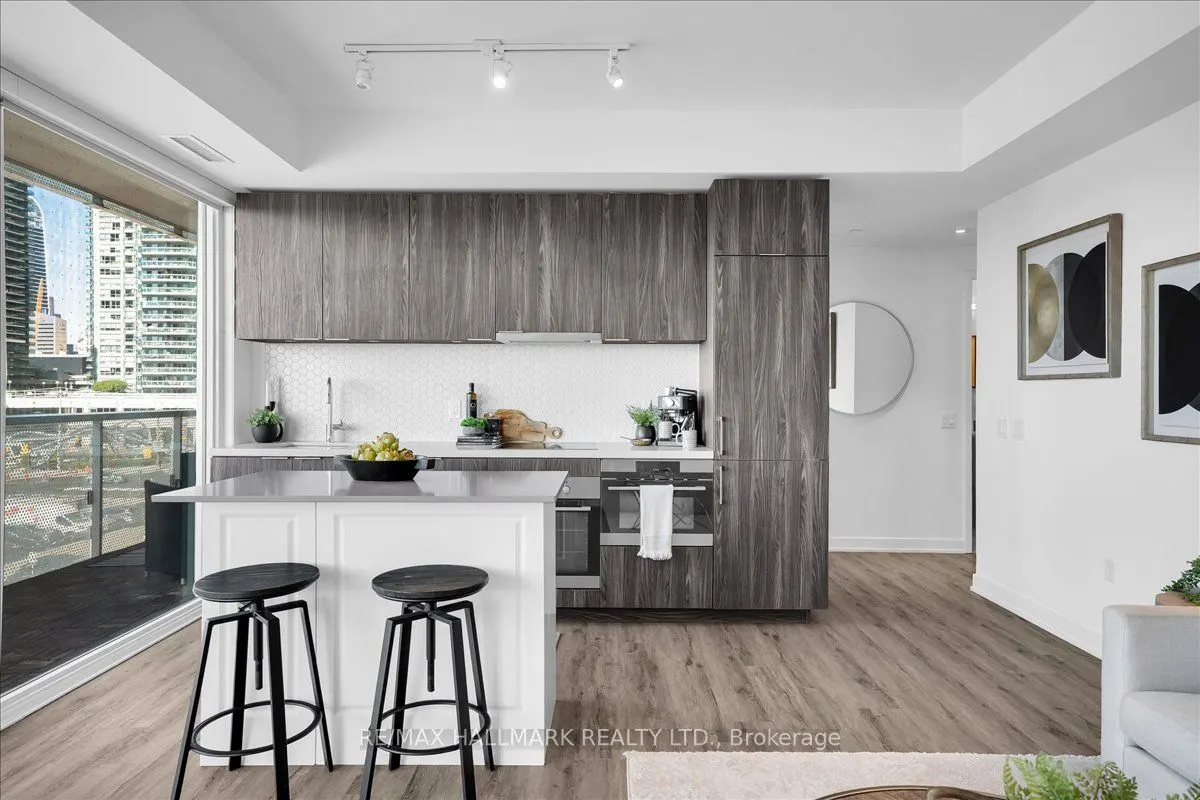 15 Queens Quay E, #311