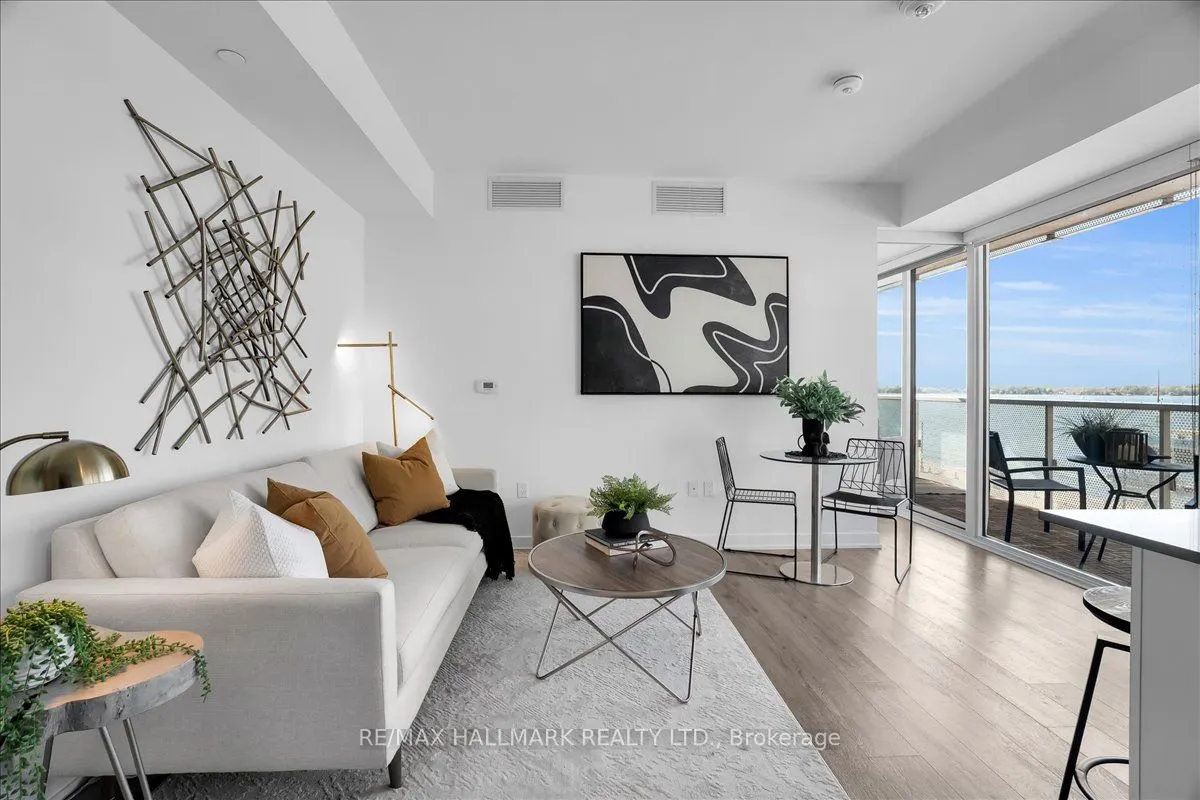 15 Queens Quay E, #311