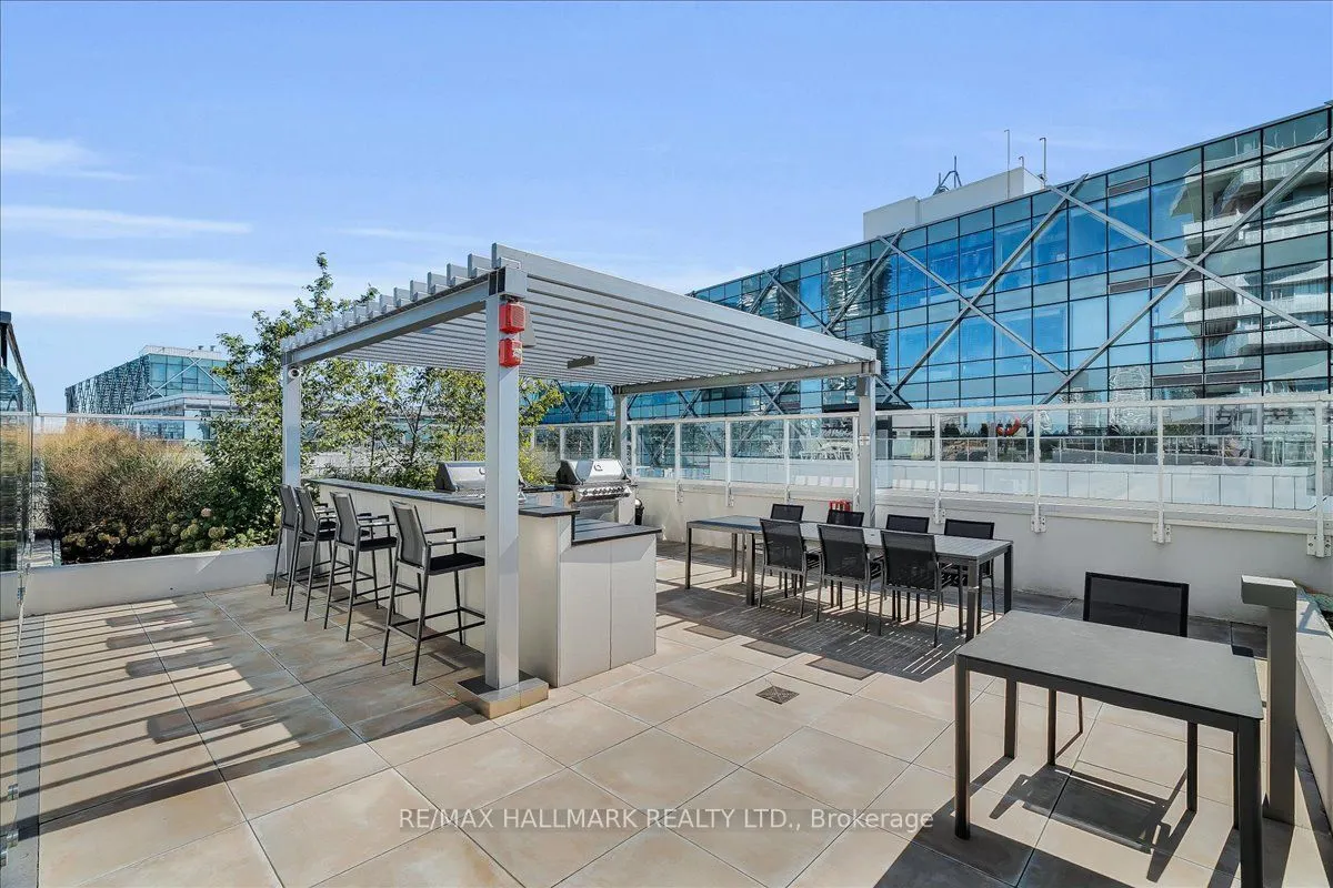 15 Queens Quay E, #311