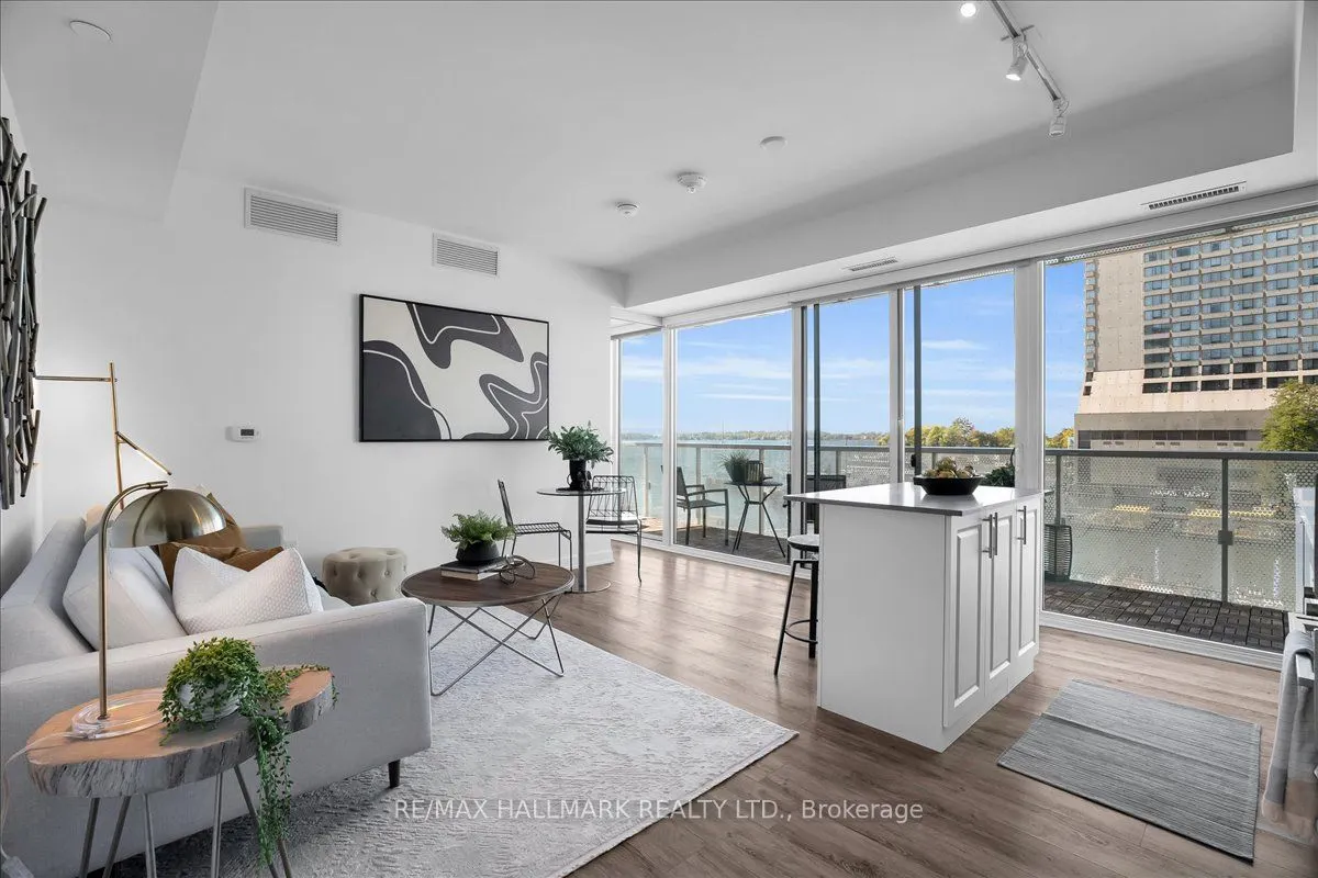 15 Queens Quay E, #311