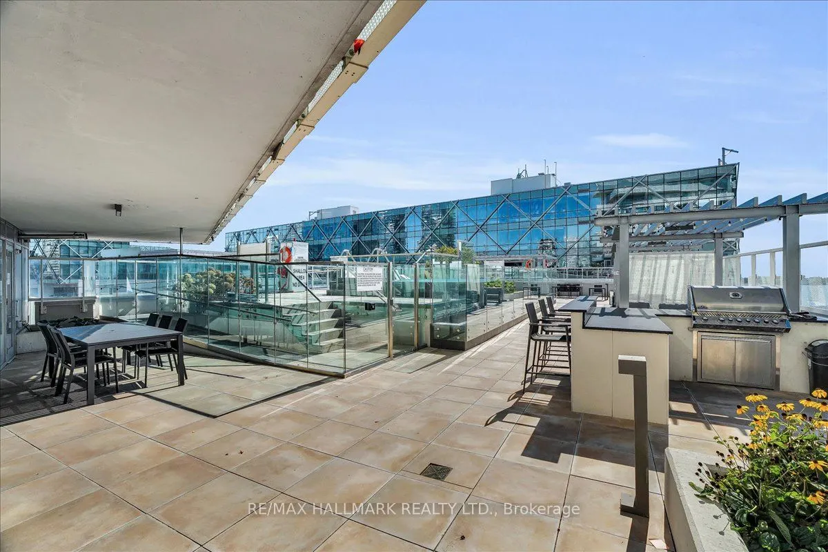 15 Queens Quay E, #311