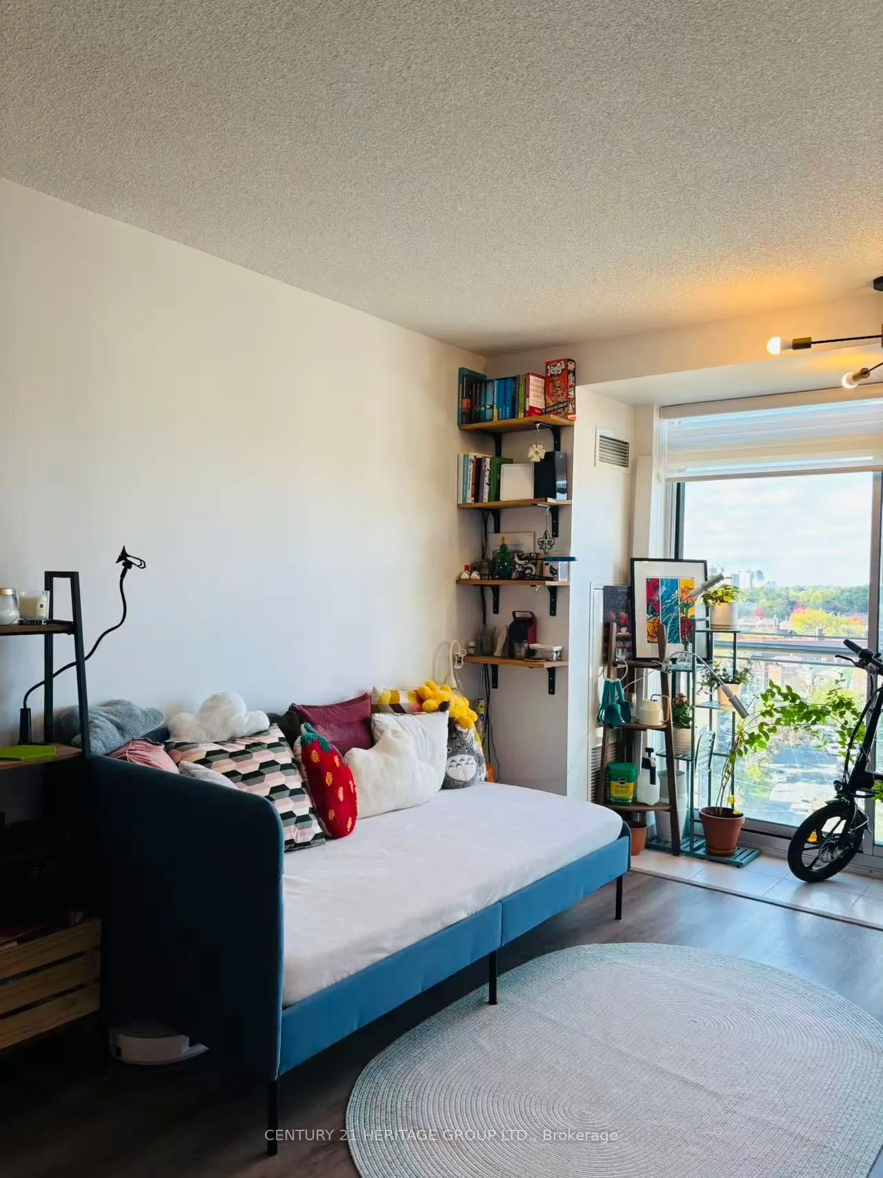 15 Maplewood Avenue, #908