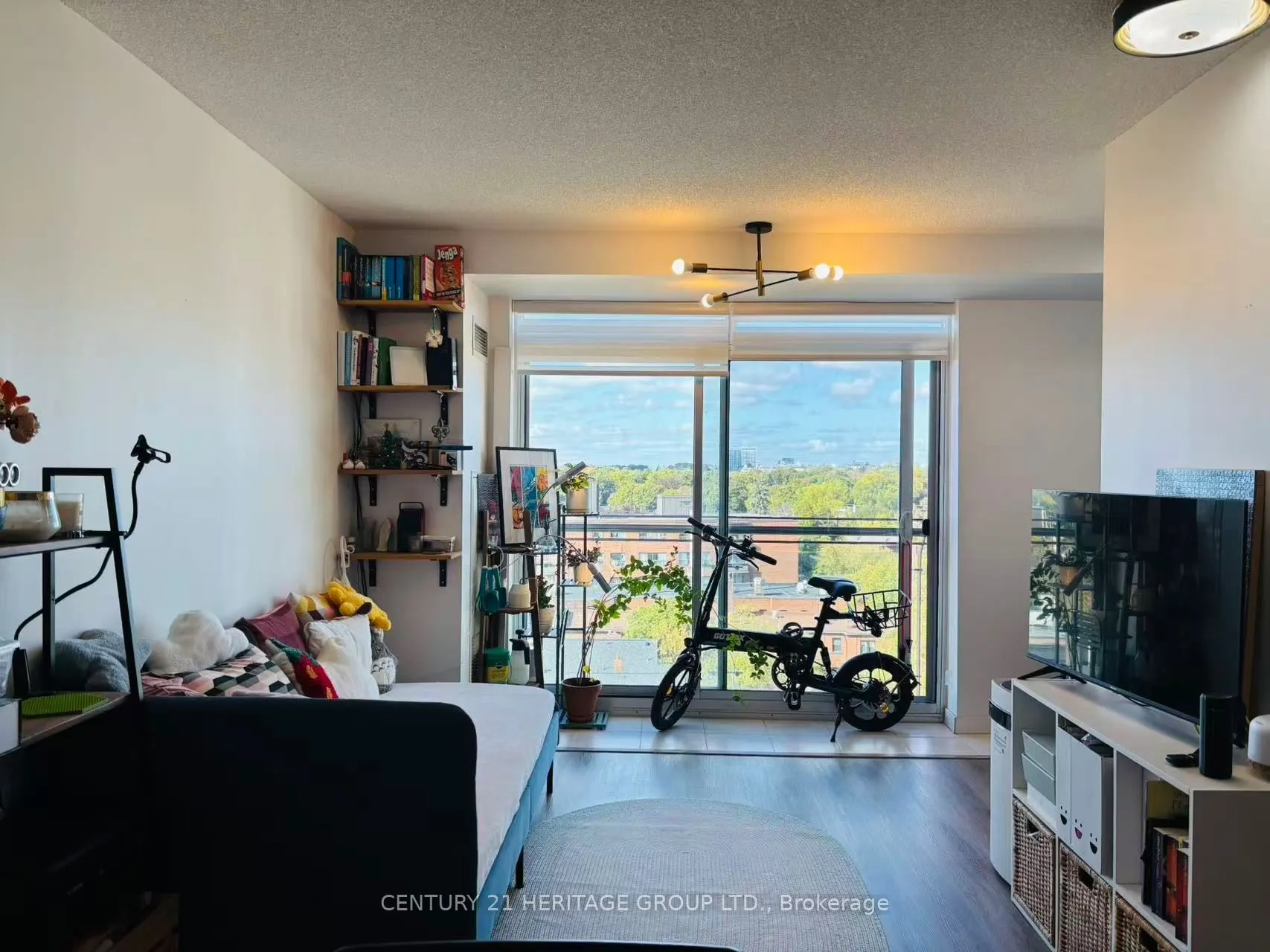 15 Maplewood Avenue, #908