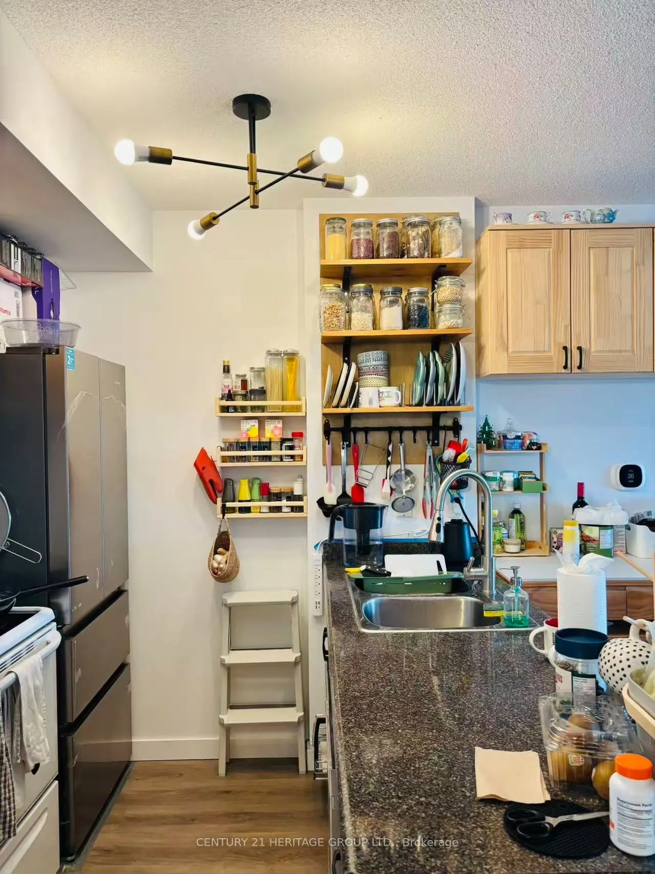 15 Maplewood Avenue, #908