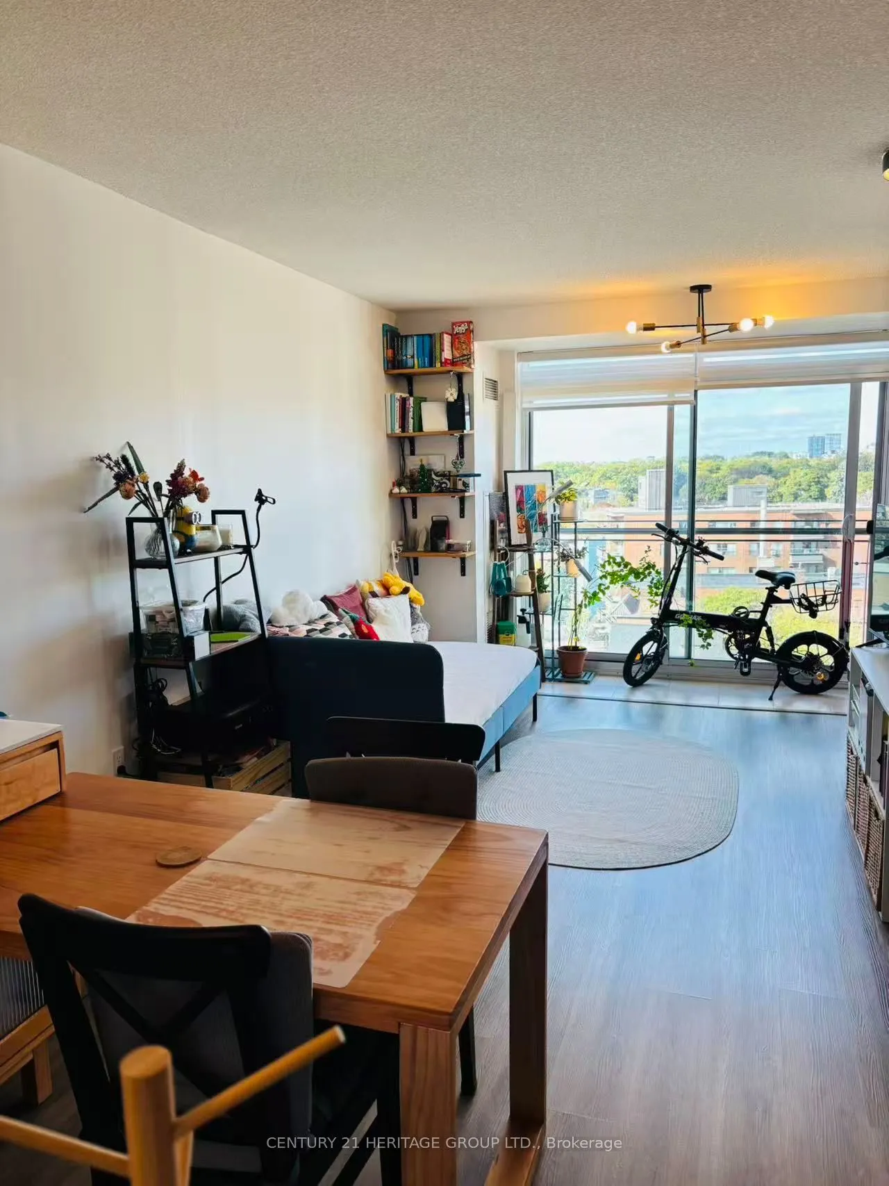 15 Maplewood Avenue, #908