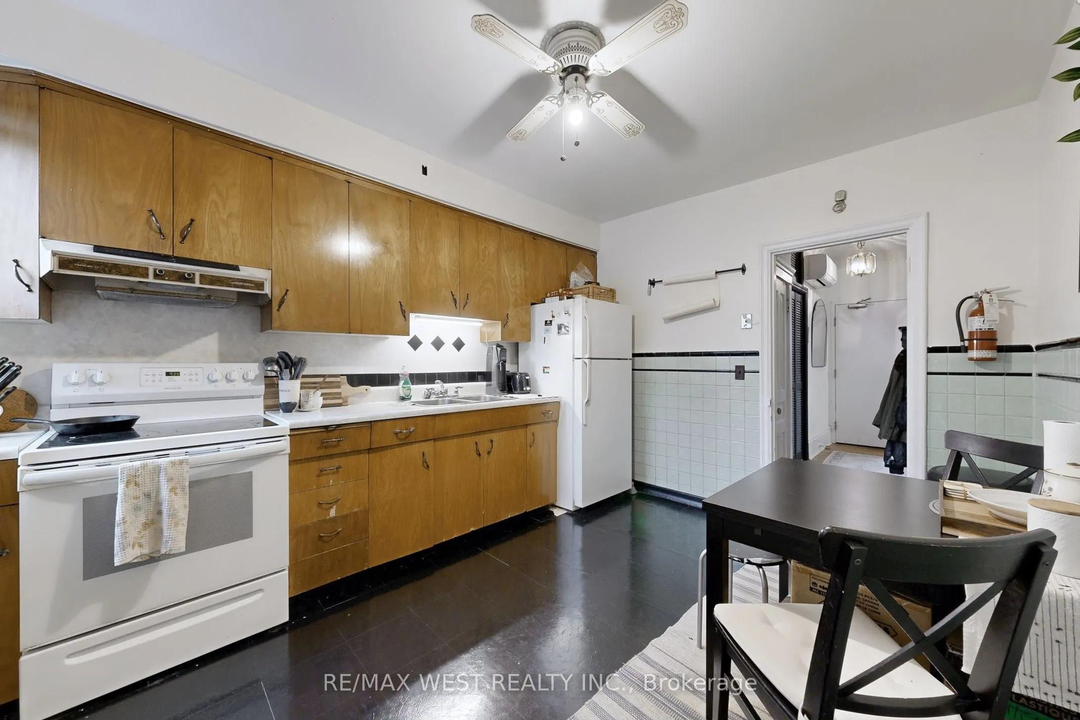 34 Beatrice Street, #Main Floor Unit 2