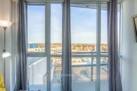 99 The Donway Road W, #611