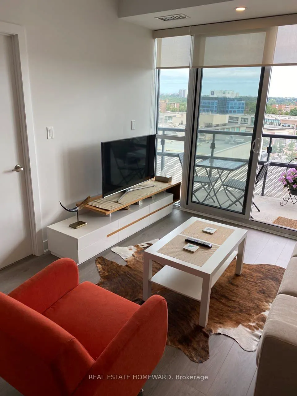 99 The Donway Road W, #611