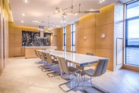 99 The Donway Road W, #611