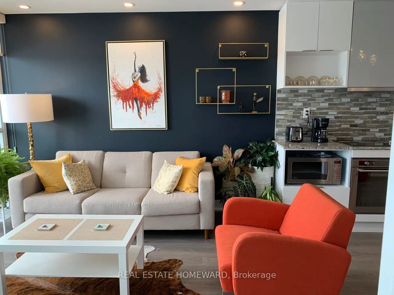 99 The Donway Road W, #611