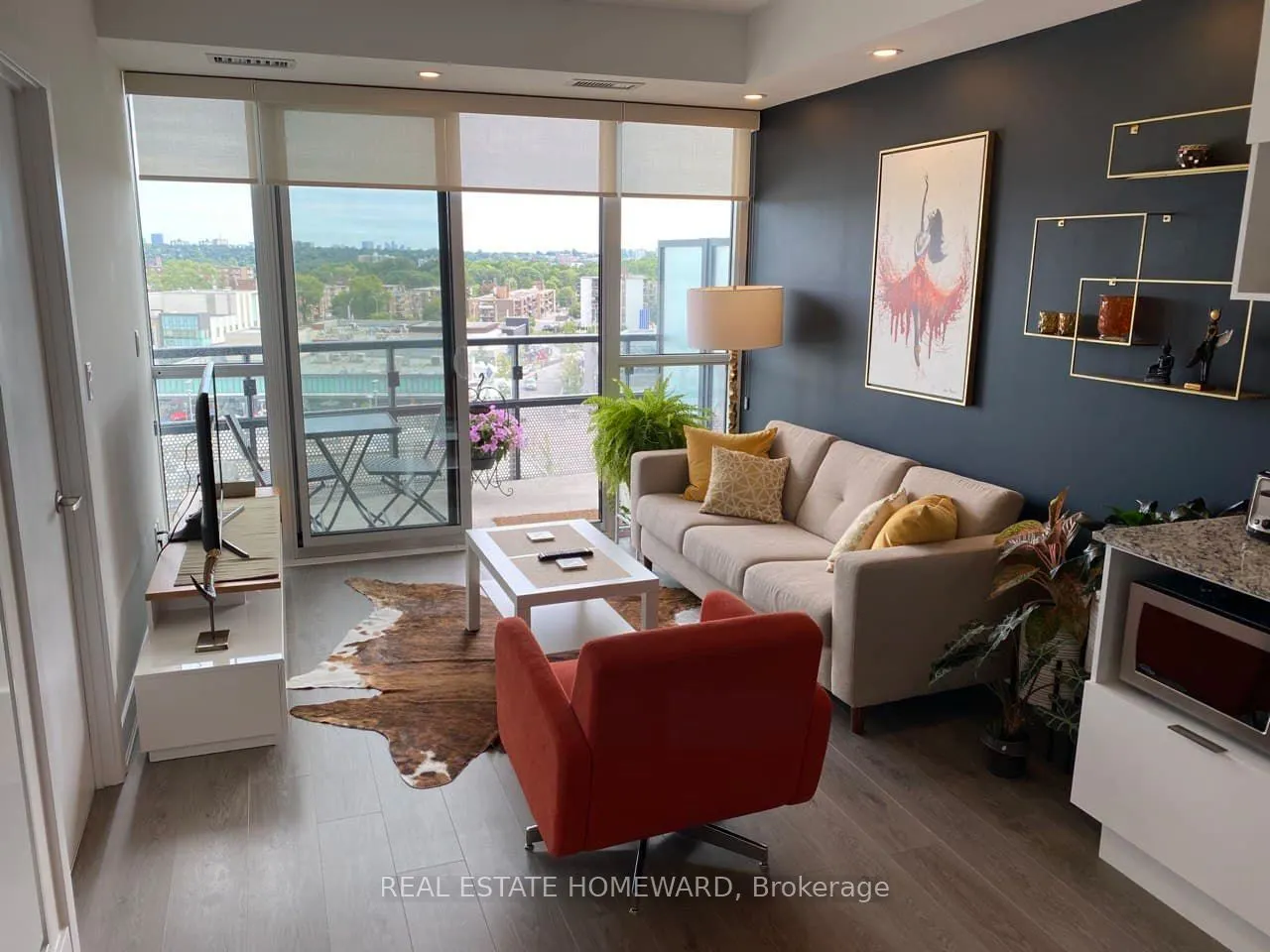 99 The Donway Road W, #611